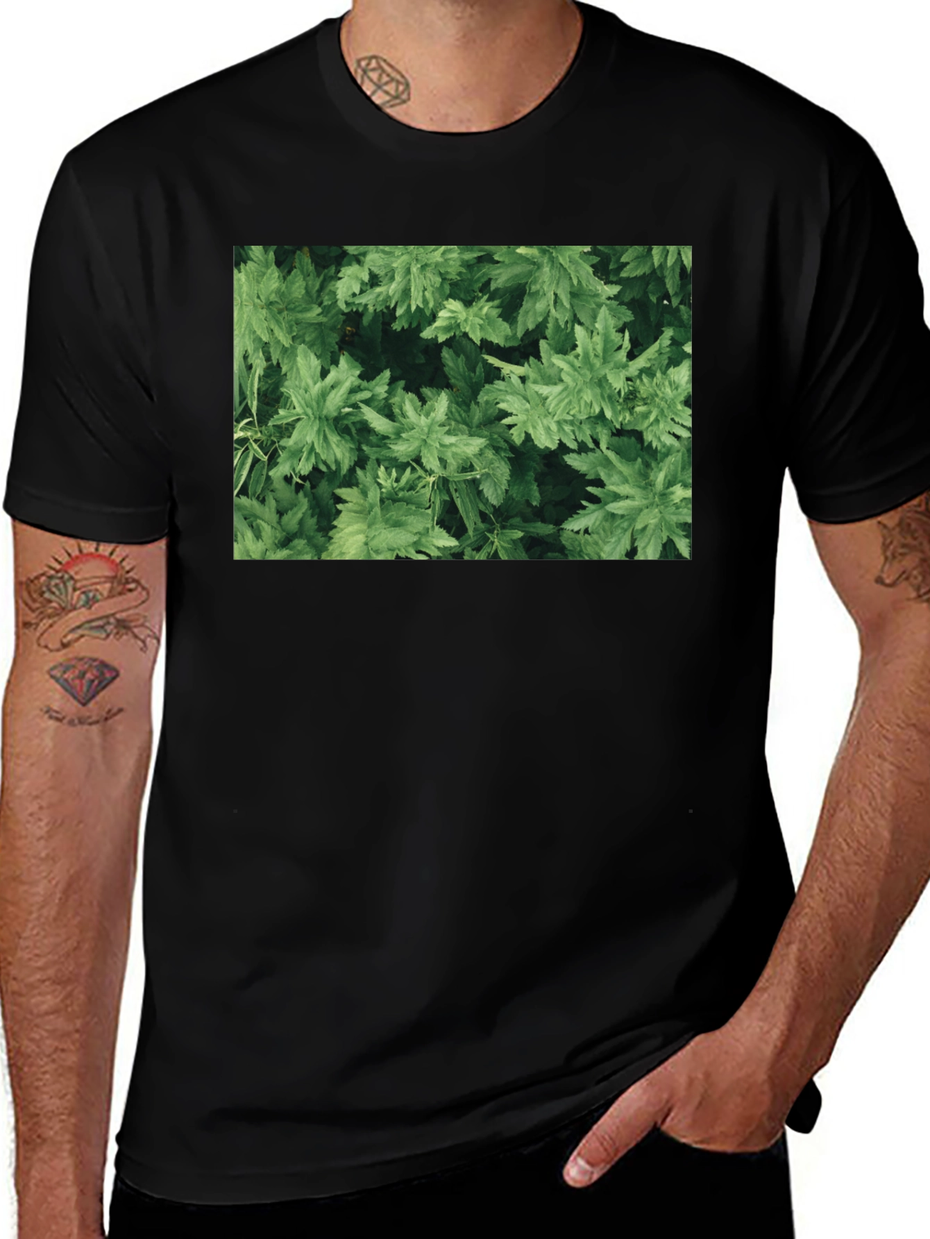 Variant 20 of Green Leaf Print Black T-Shirt