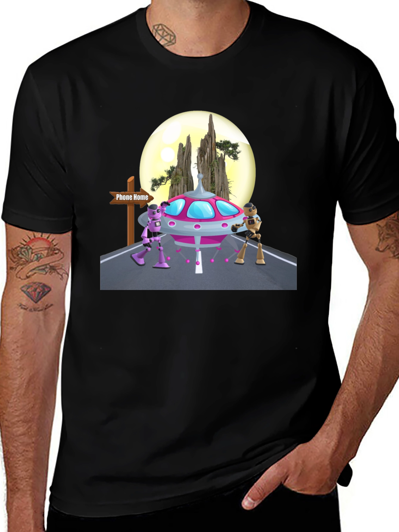 Variant 24 of Retro Alien UFO Graphic T-Shirt