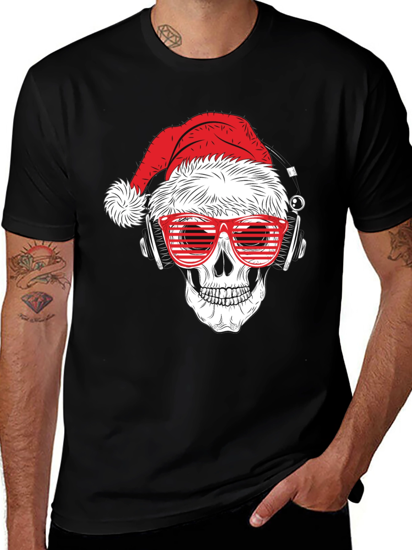 Skull Santa T-Shirt - Holiday Graphic Tee