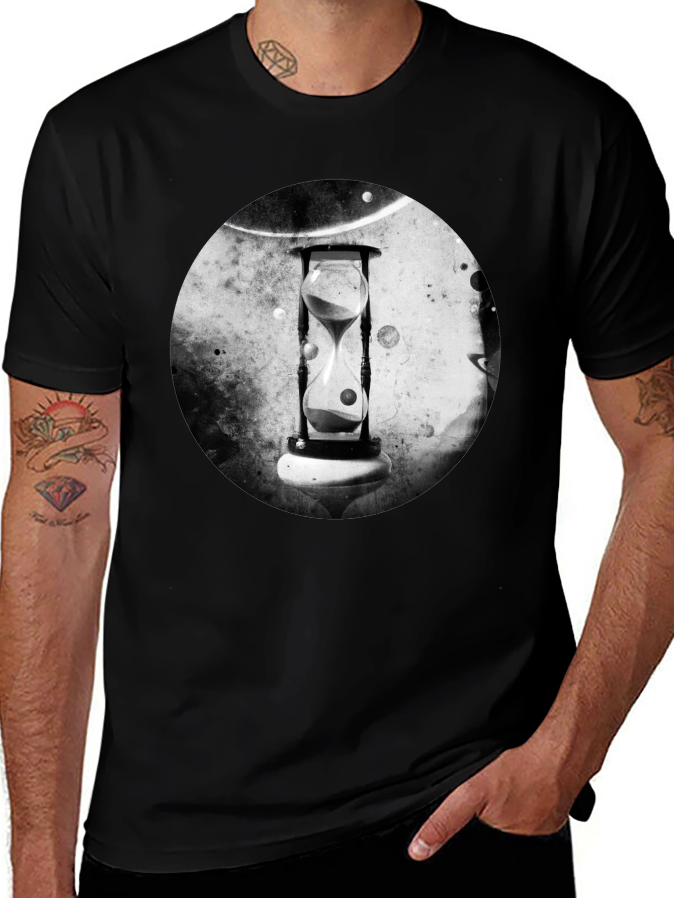 Variant 7 of Abstract Hourglass Graphic Print Black T-Shirt
