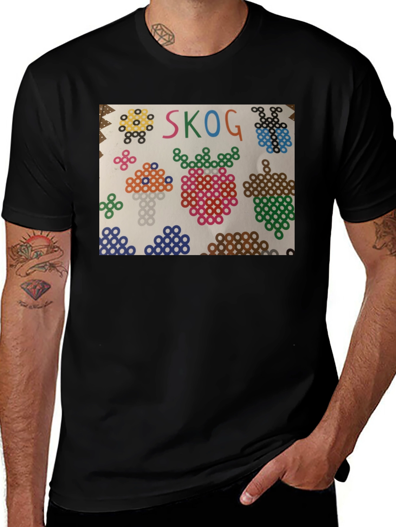 Variant 8 of Skog Forest Beaded Pattern Black T-Shirt