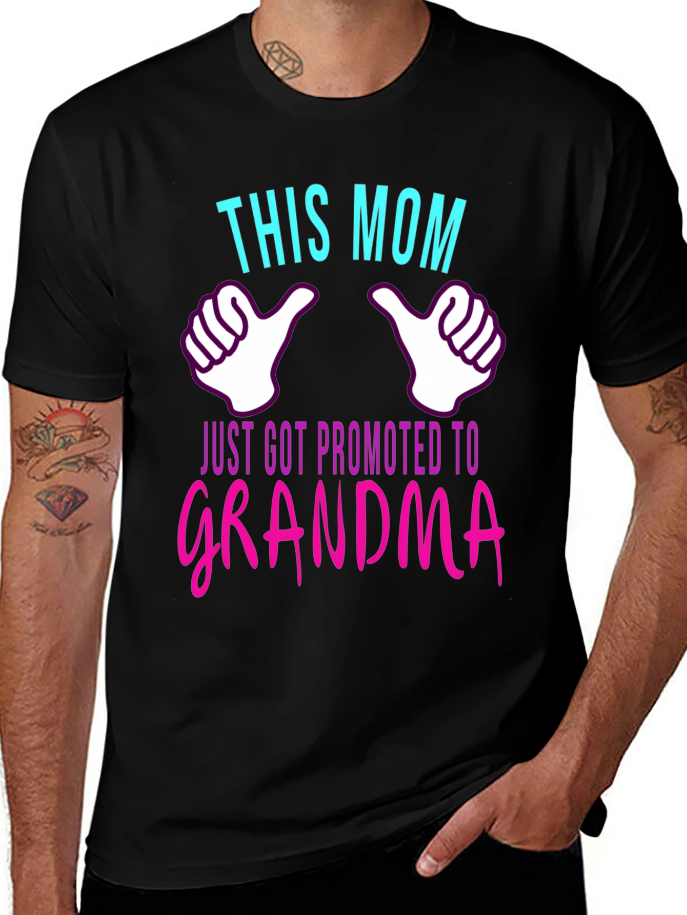 Variant 19 of This Mom Just Got Promoted to Grandma T-Shirt