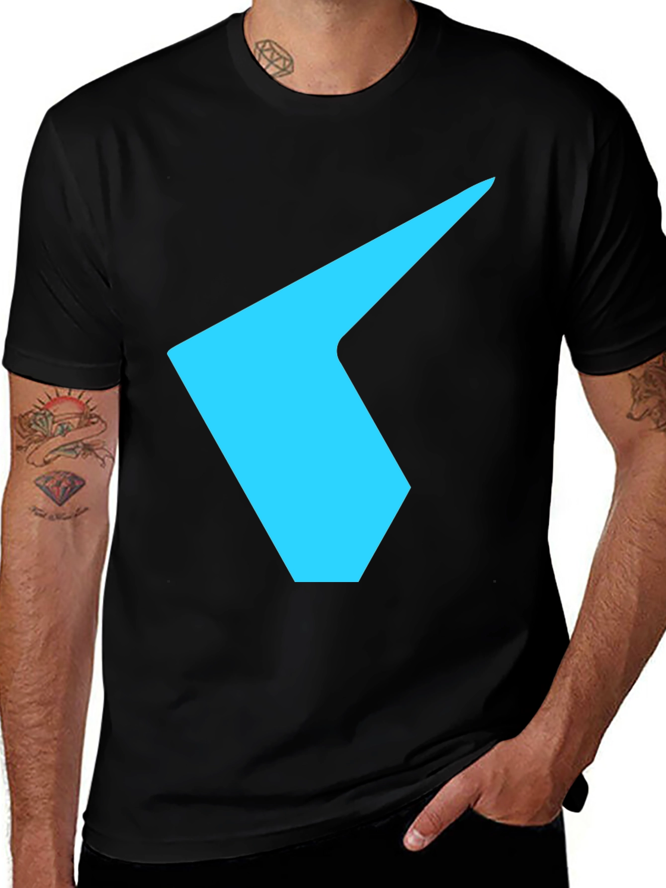 Variant 15 of Geometric Blue Arrow Graphic T-Shirt