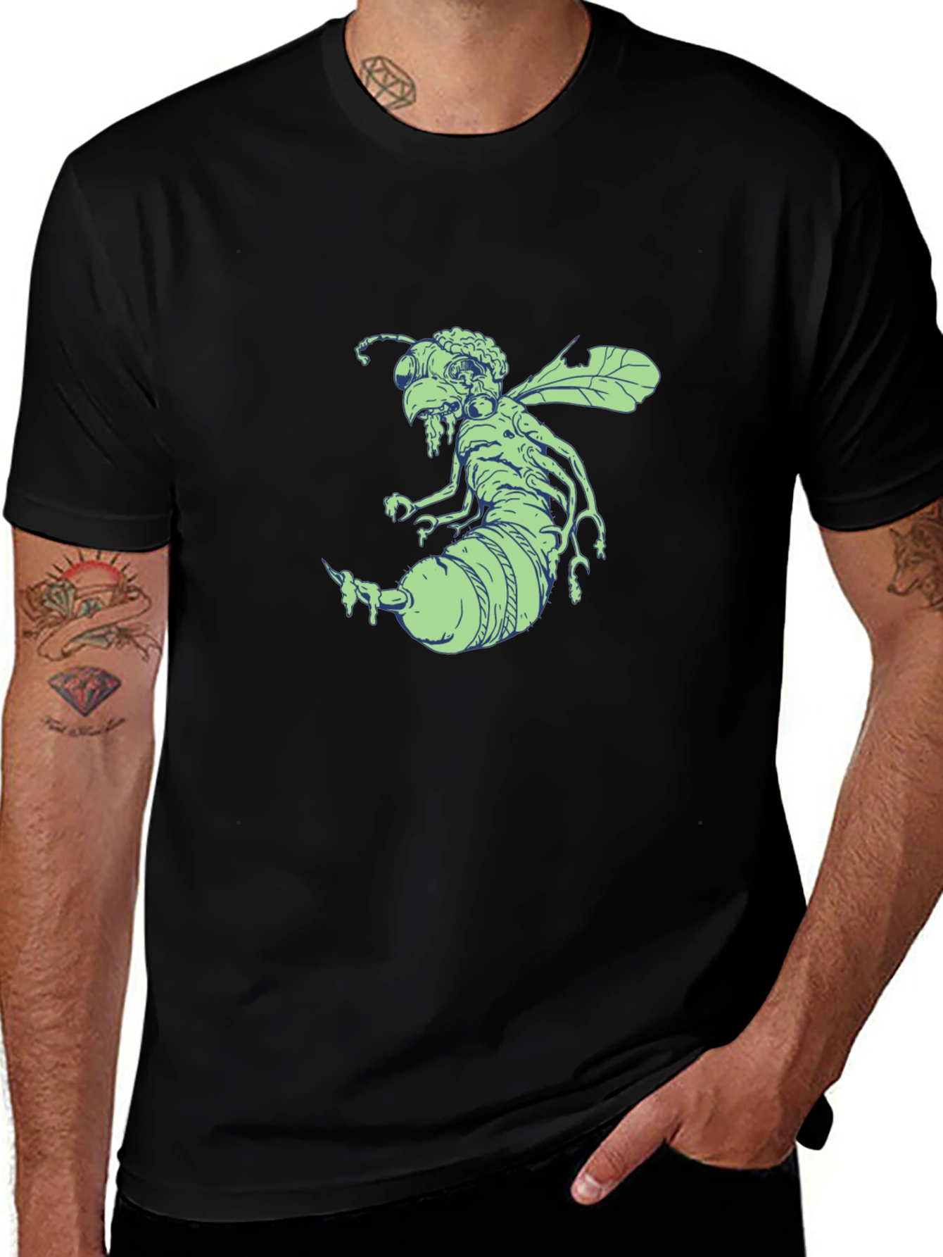 Variant 7 of Horror Bee Graphic T-Shirt