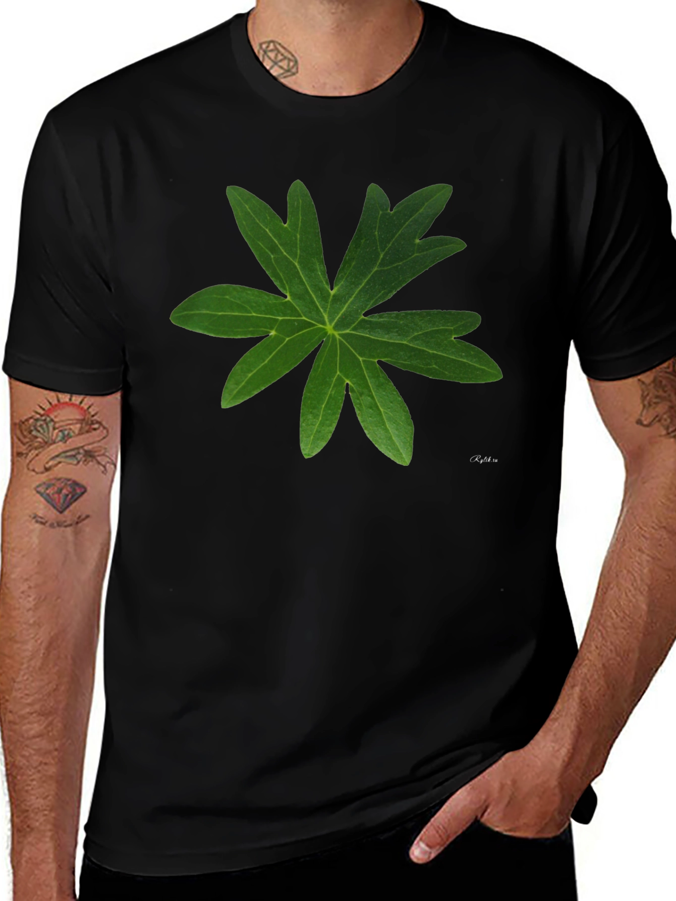 Leaf Graphic Black T-Shirt | Nature Inspired Tee
