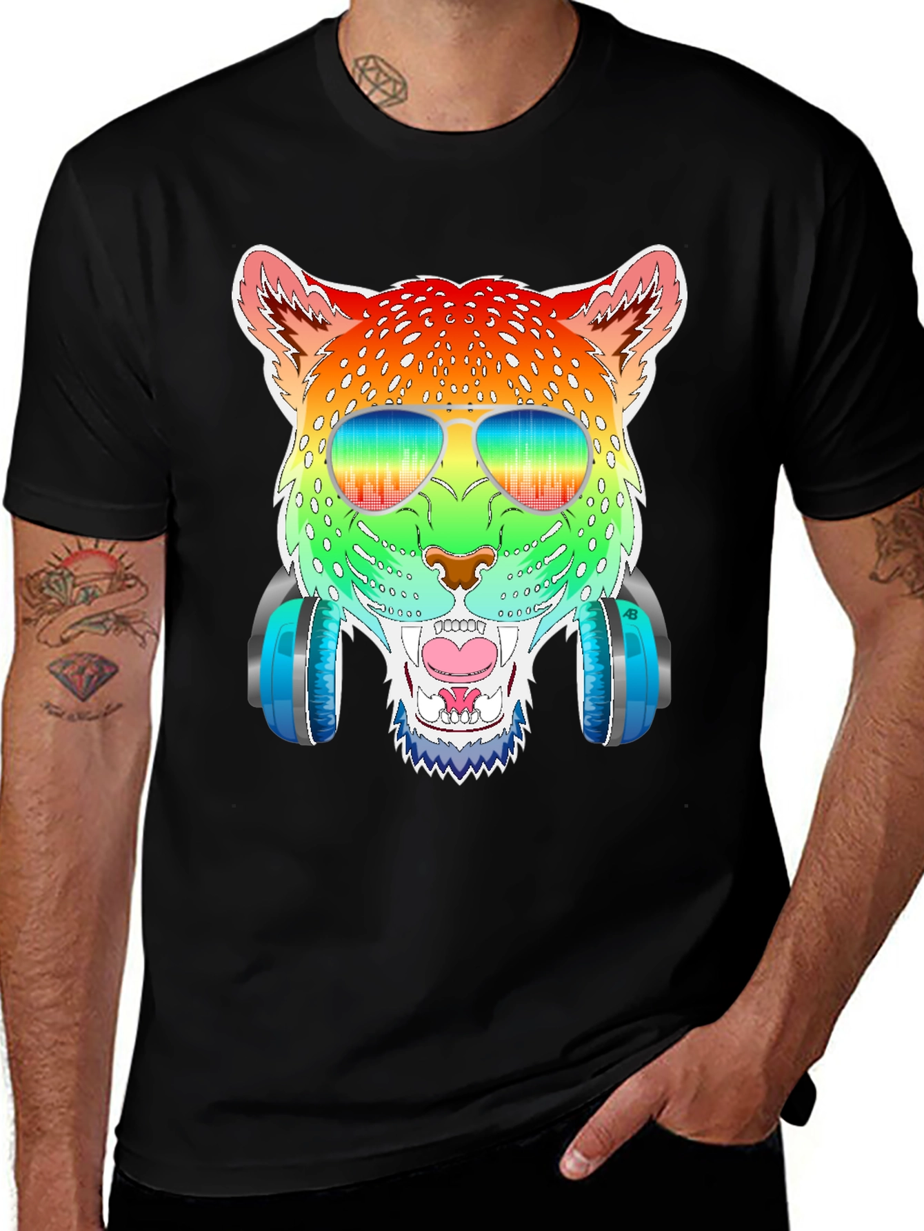 Variant 12 of Rainbow Leopard Graphic Tee