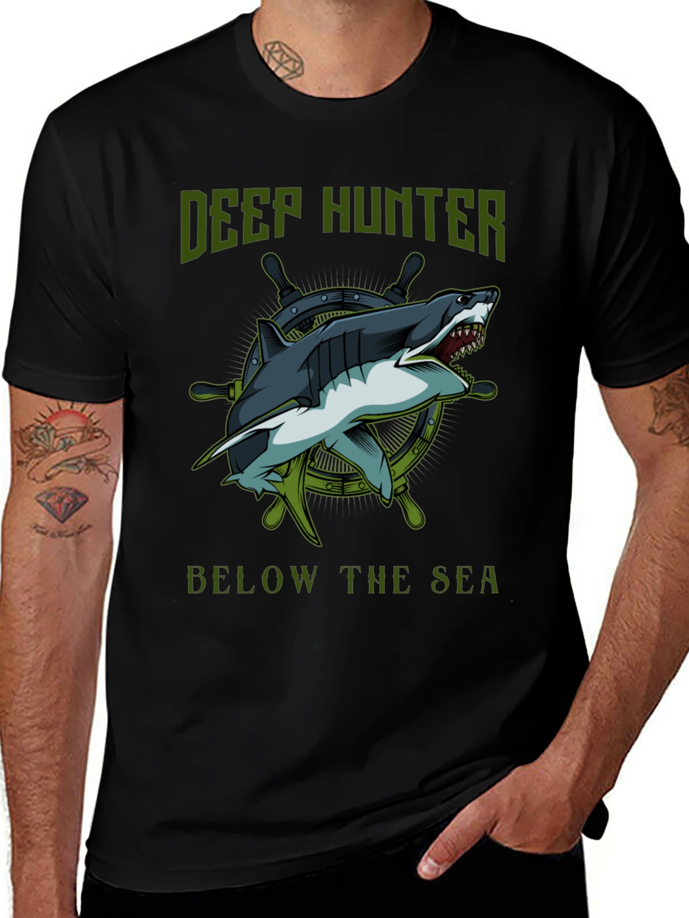 Variant 21 of Deep Hunter Below the Sea Graphic T-Shirt