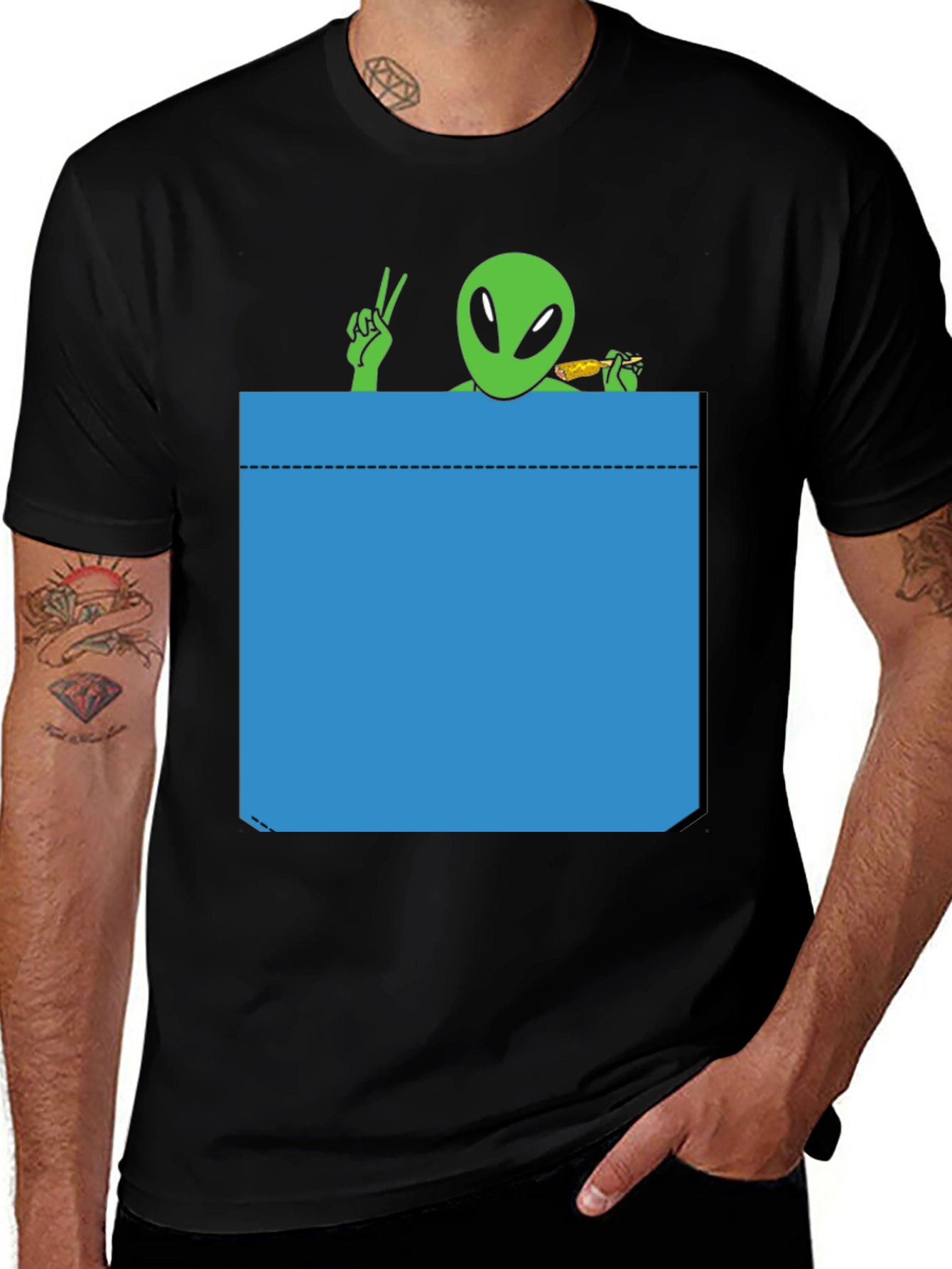 Variant 9 of Alien Pocket T-Shirt - Peace & Snacks