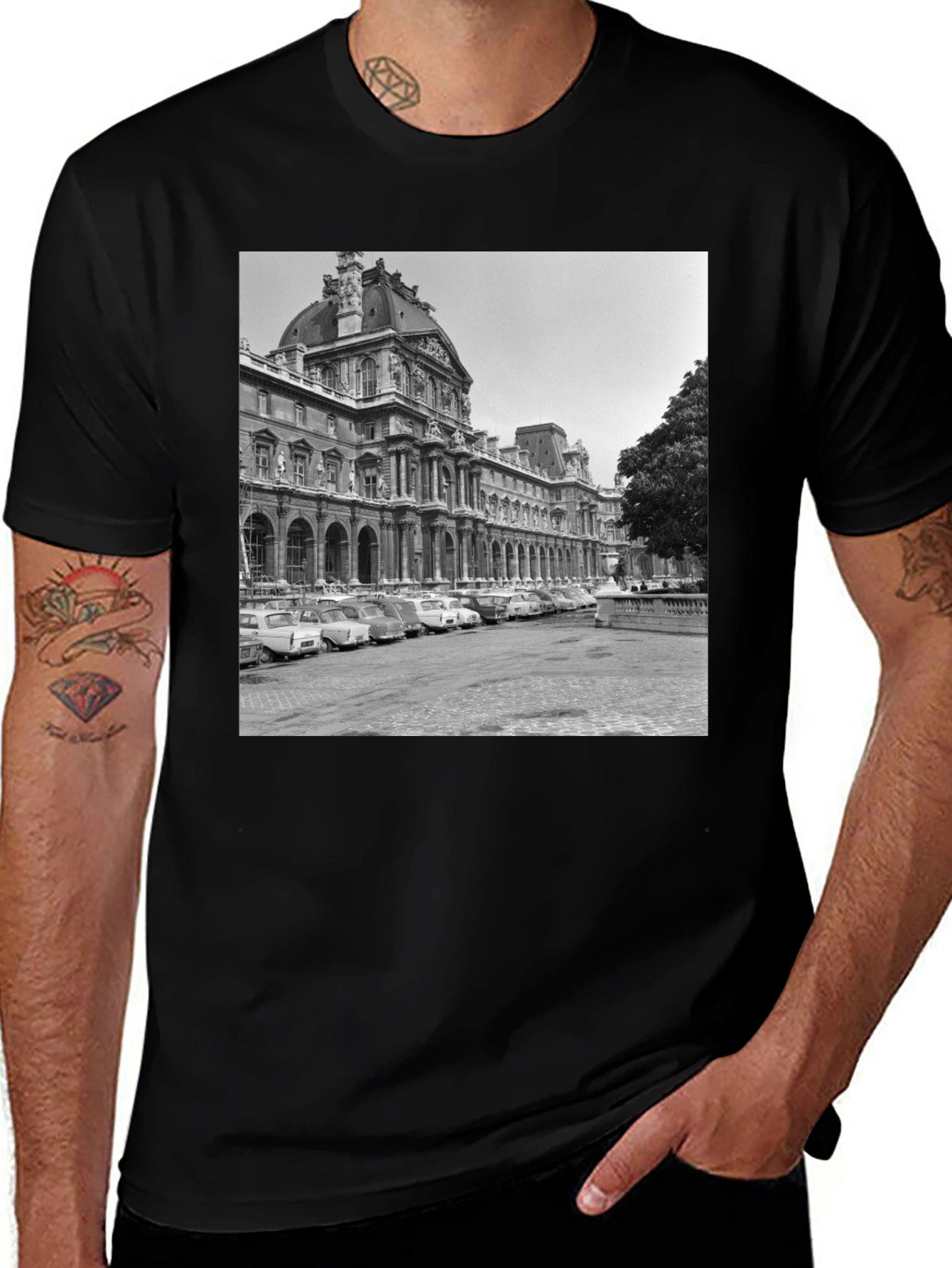 Variant 21 of Vintage Paris Louvre T-Shirt