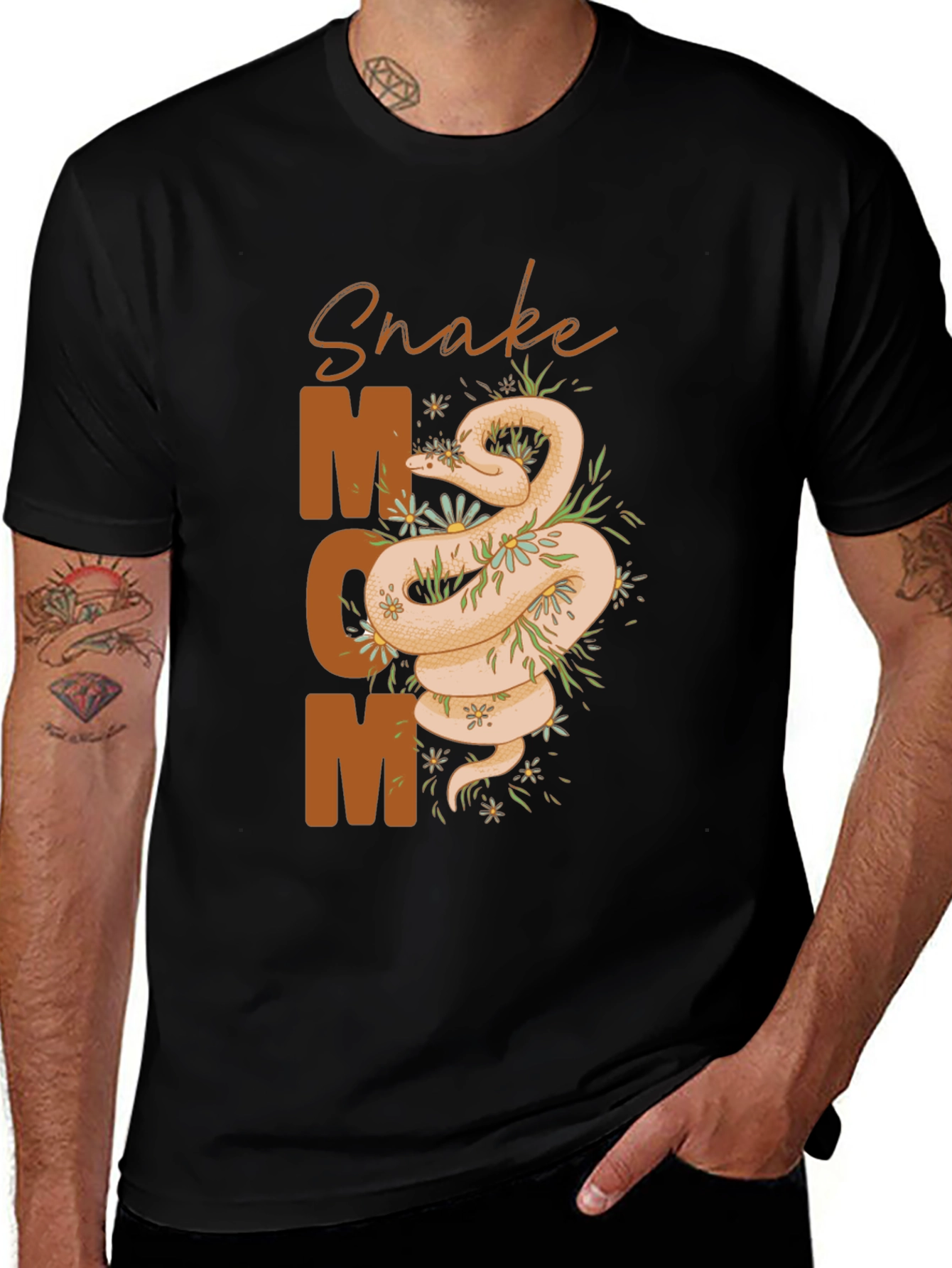Variant 2 of Snake Mom Graphic T-Shirt