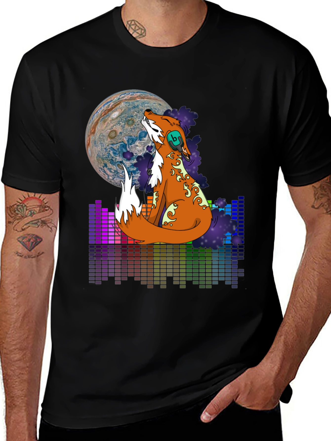 Variant 5 of Fox Howling at Jupiter Graphic Tee