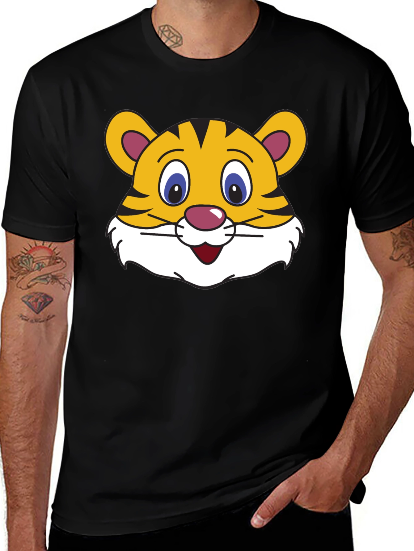 Variant 16 of Tiger Face Graphic Black T-Shirt