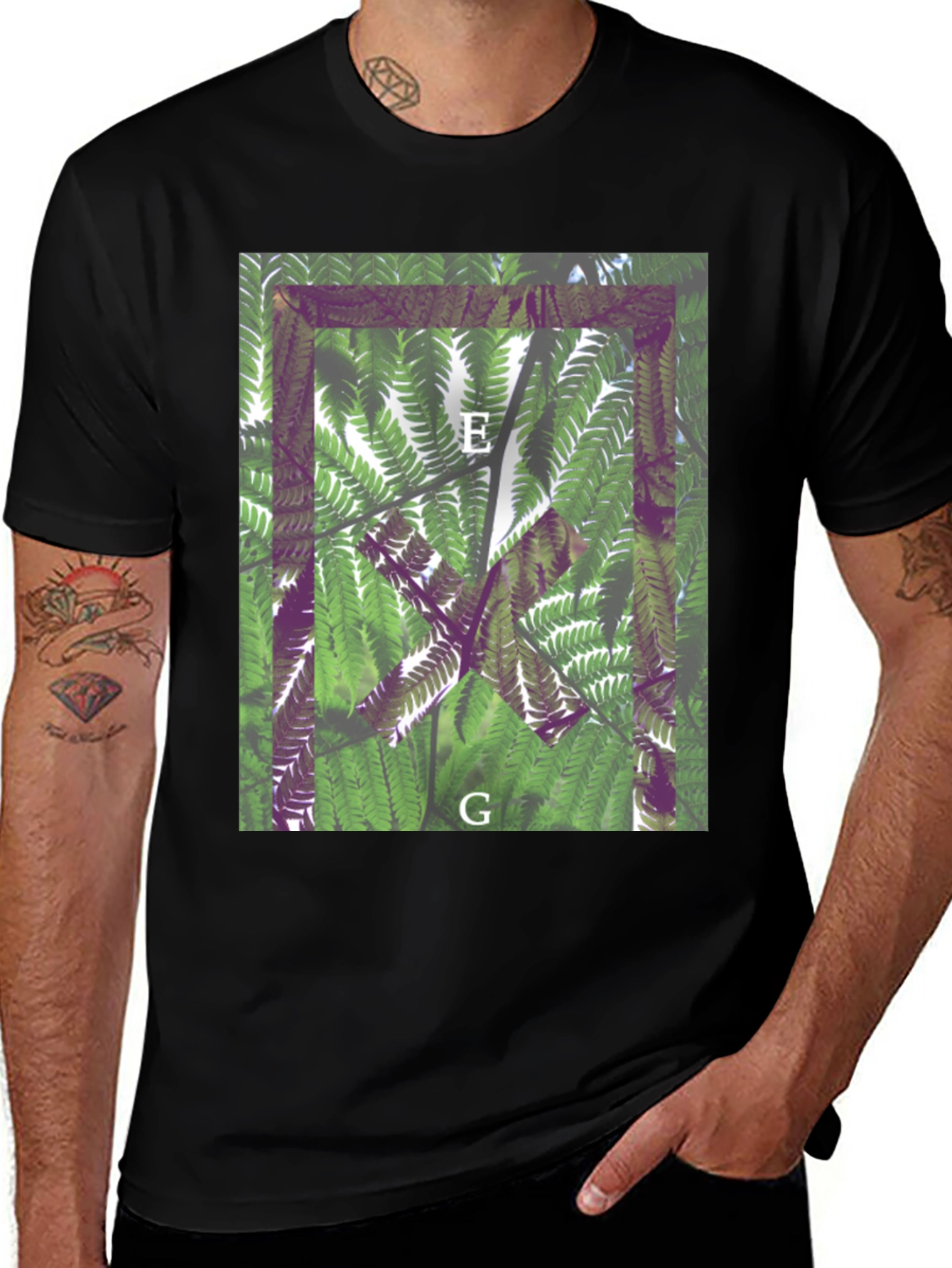 Variant 14 of Abstract Fern Print Black T-Shirt