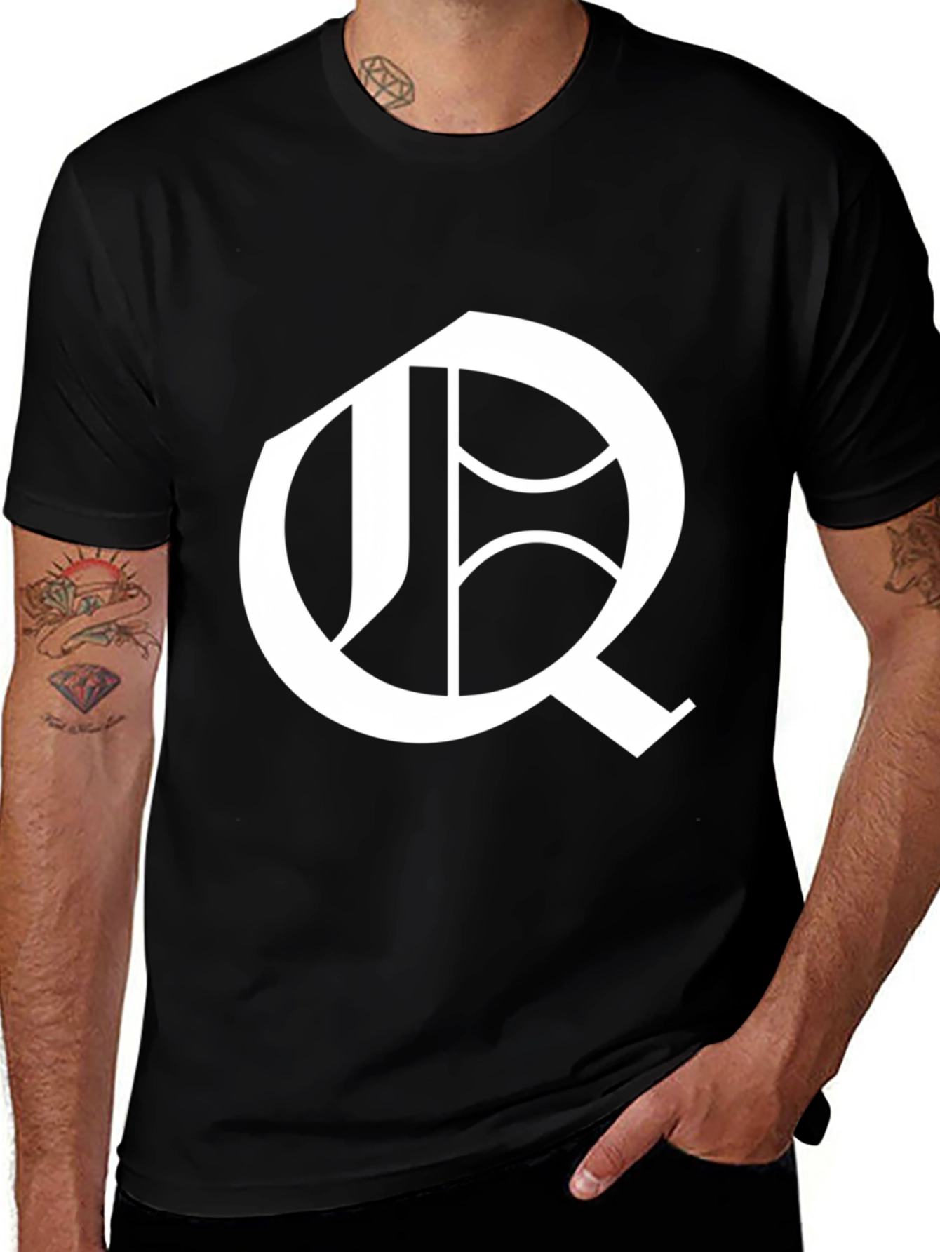Variant 15 of Q Letter Graphic T-Shirt