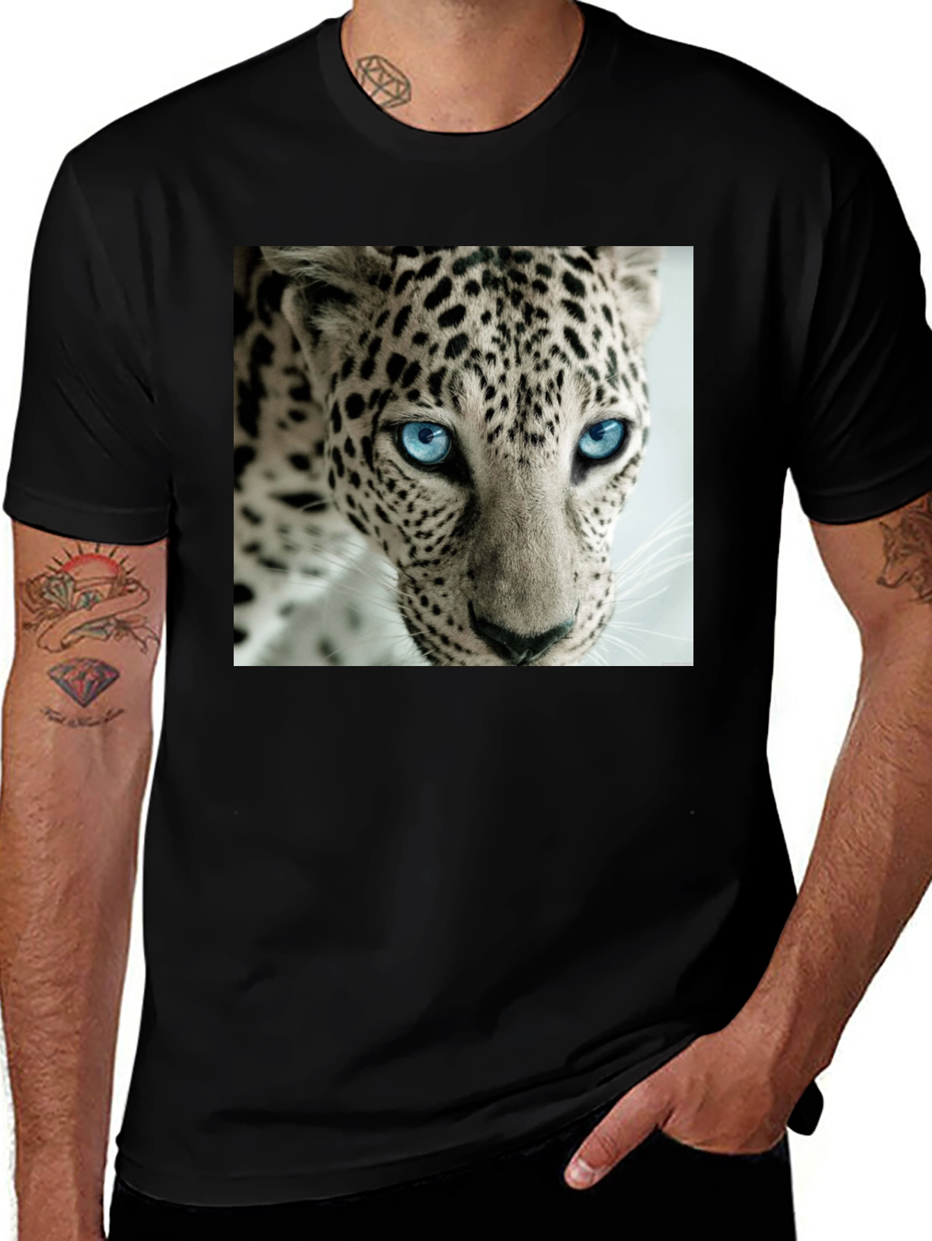 Variant 26 of Leopard Face Graphic Print T-Shirt - Cool Animal Tee