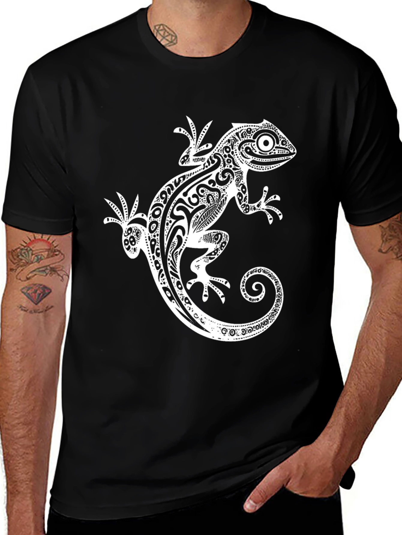 Tribal Gecko Graphic T-Shirt - Stylish Design