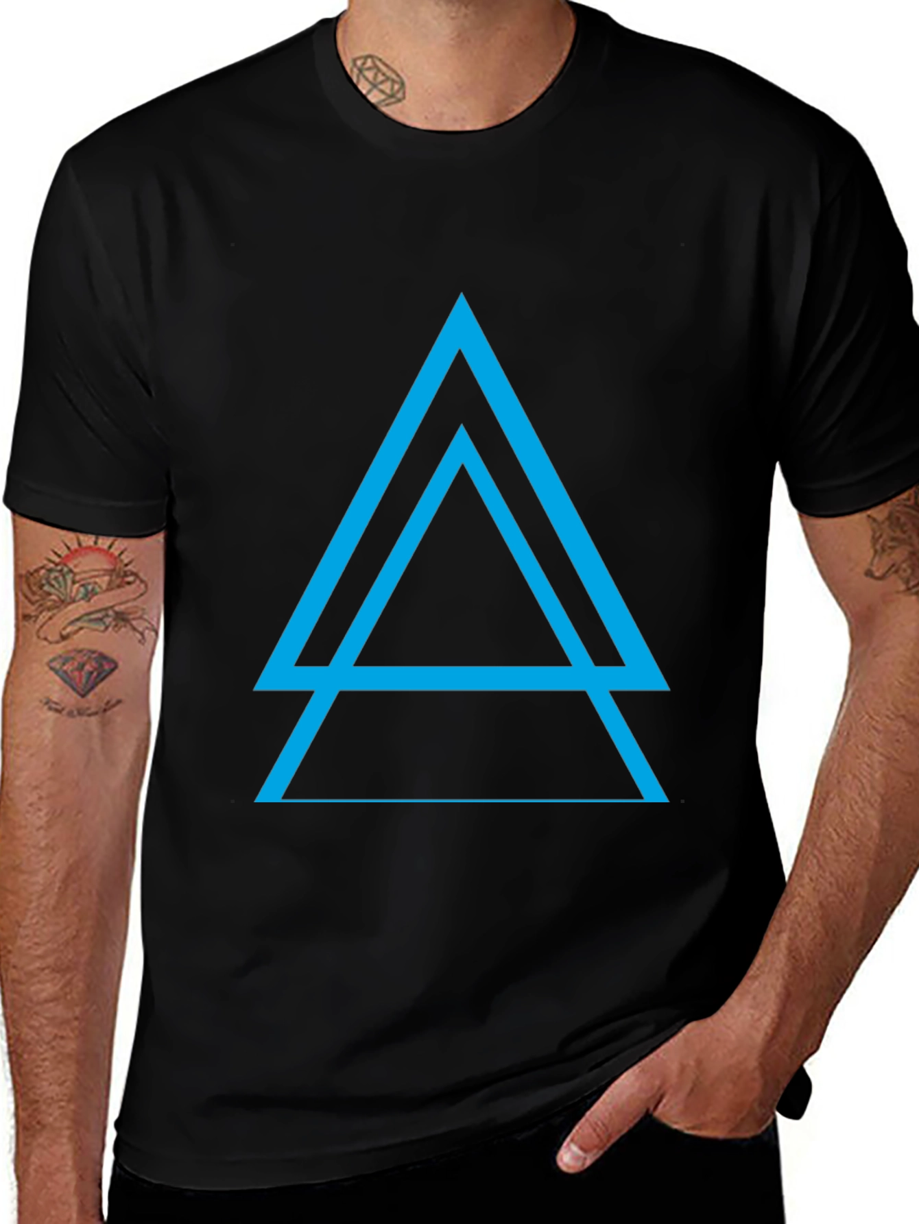 Geometric Triangle Graphic Print Tee - Black