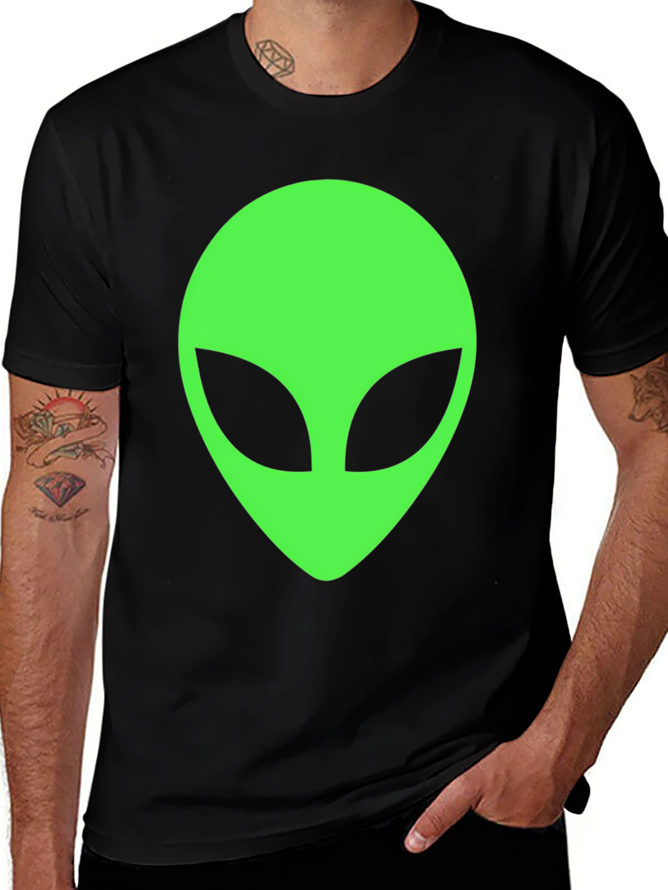 Variant 23 of Alien Head Graphic T-Shirt - Black