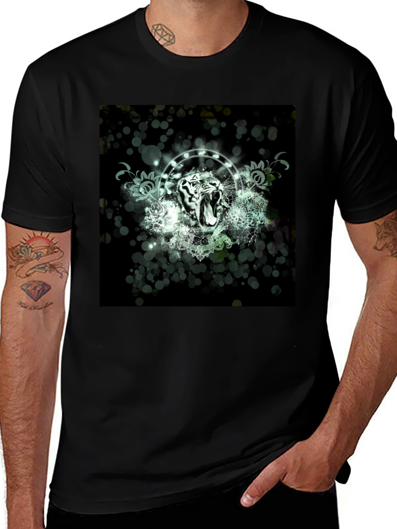 Variant 18 of Tiger Graphic Print Black T-Shirt