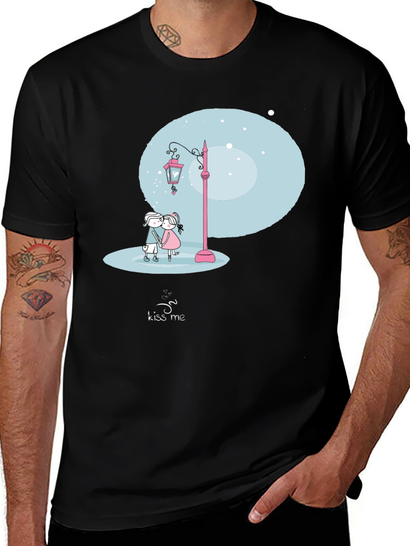 Romantic Kissing Couple Under Lamppost Graphic Tee