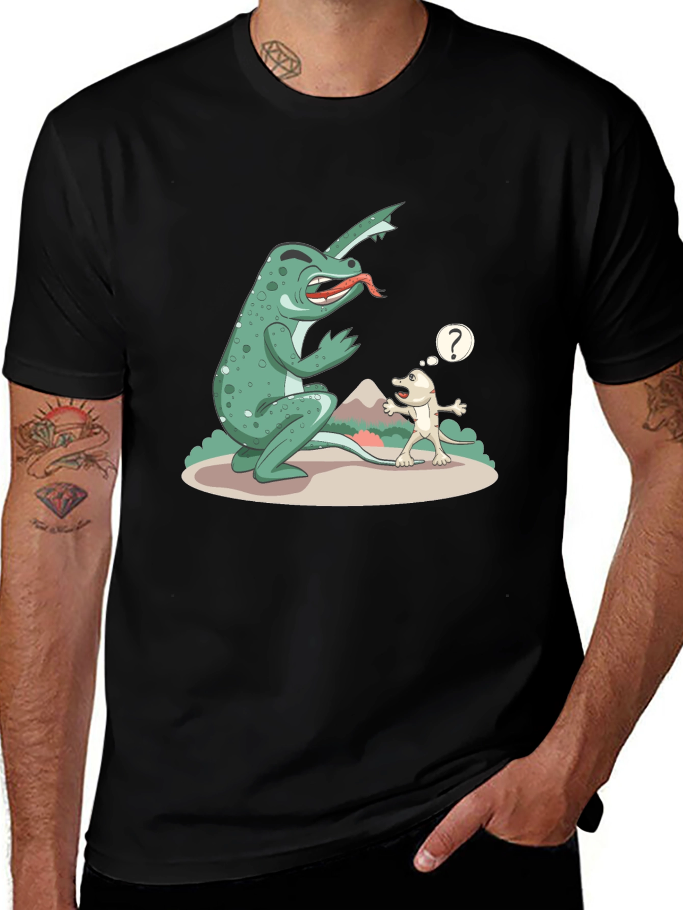 Variant 27 of Funny Lizard vs Dog T-Shirt