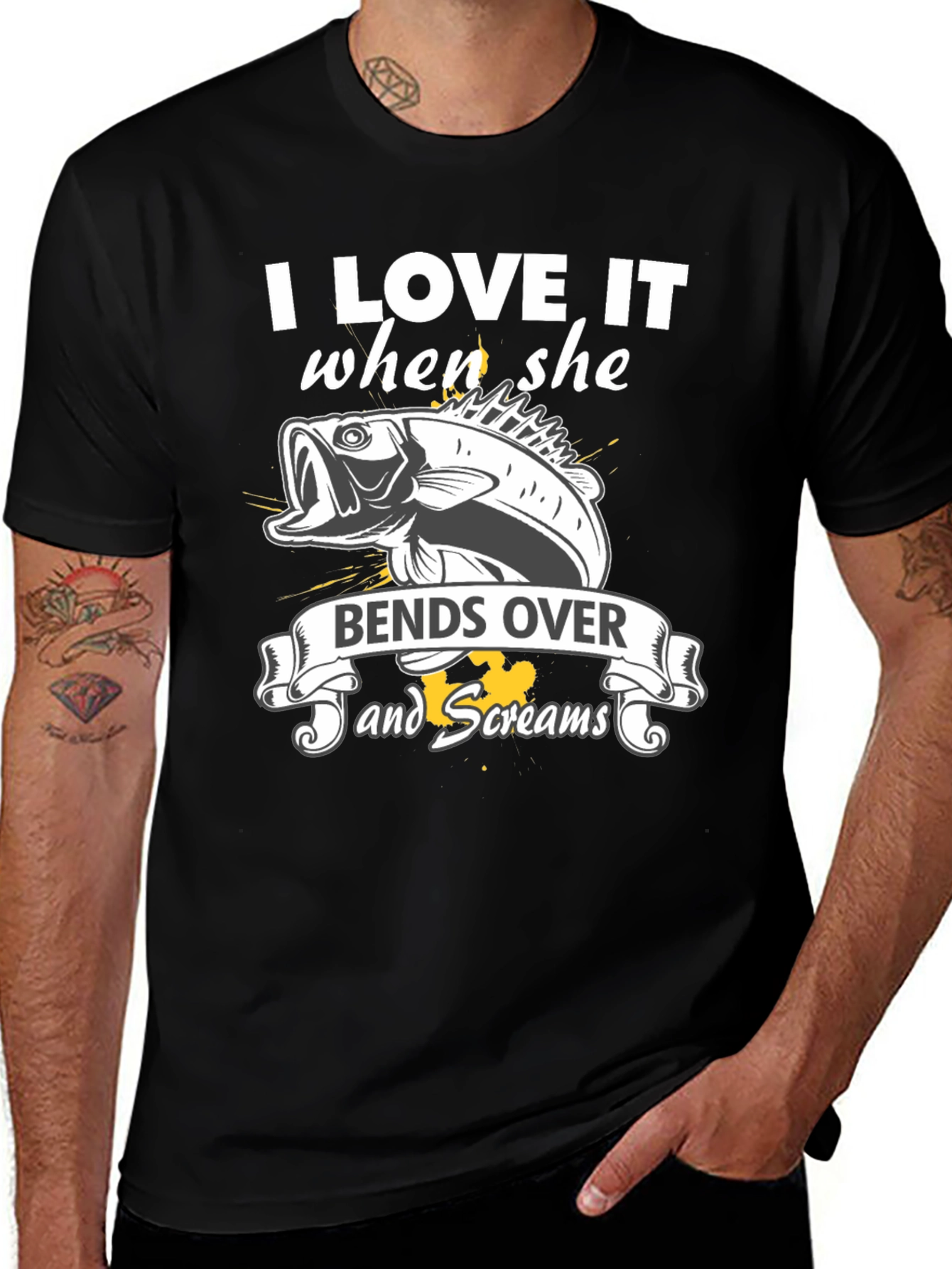 Variant 6 of Fishing Humor T-Shirt: Bends Over and Screams