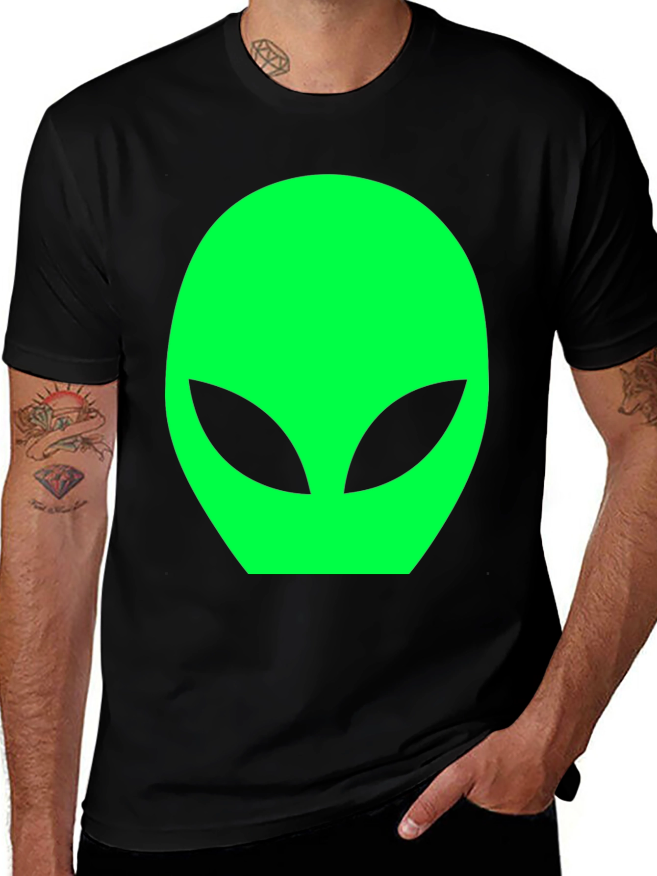 Variant 11 of Men's Black Alien Head Graphic T-Shirt
