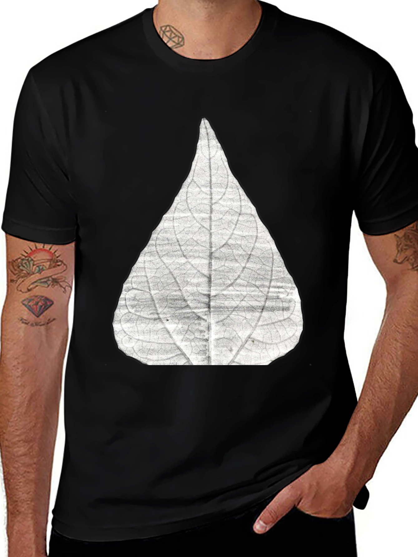 Variant 16 of Leaf Print Black T-Shirt