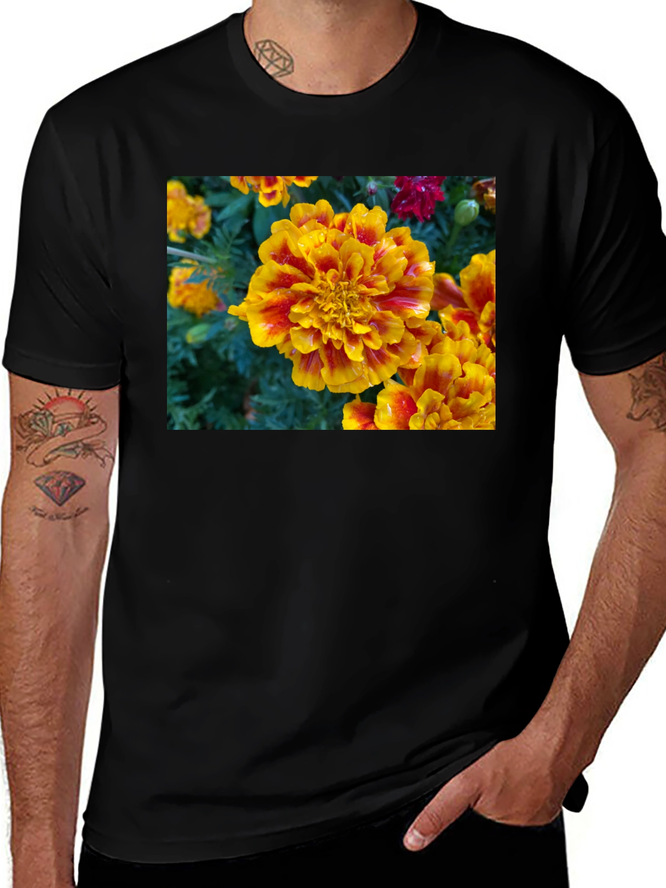 Variant 9 of Floral Print Black T-Shirt
