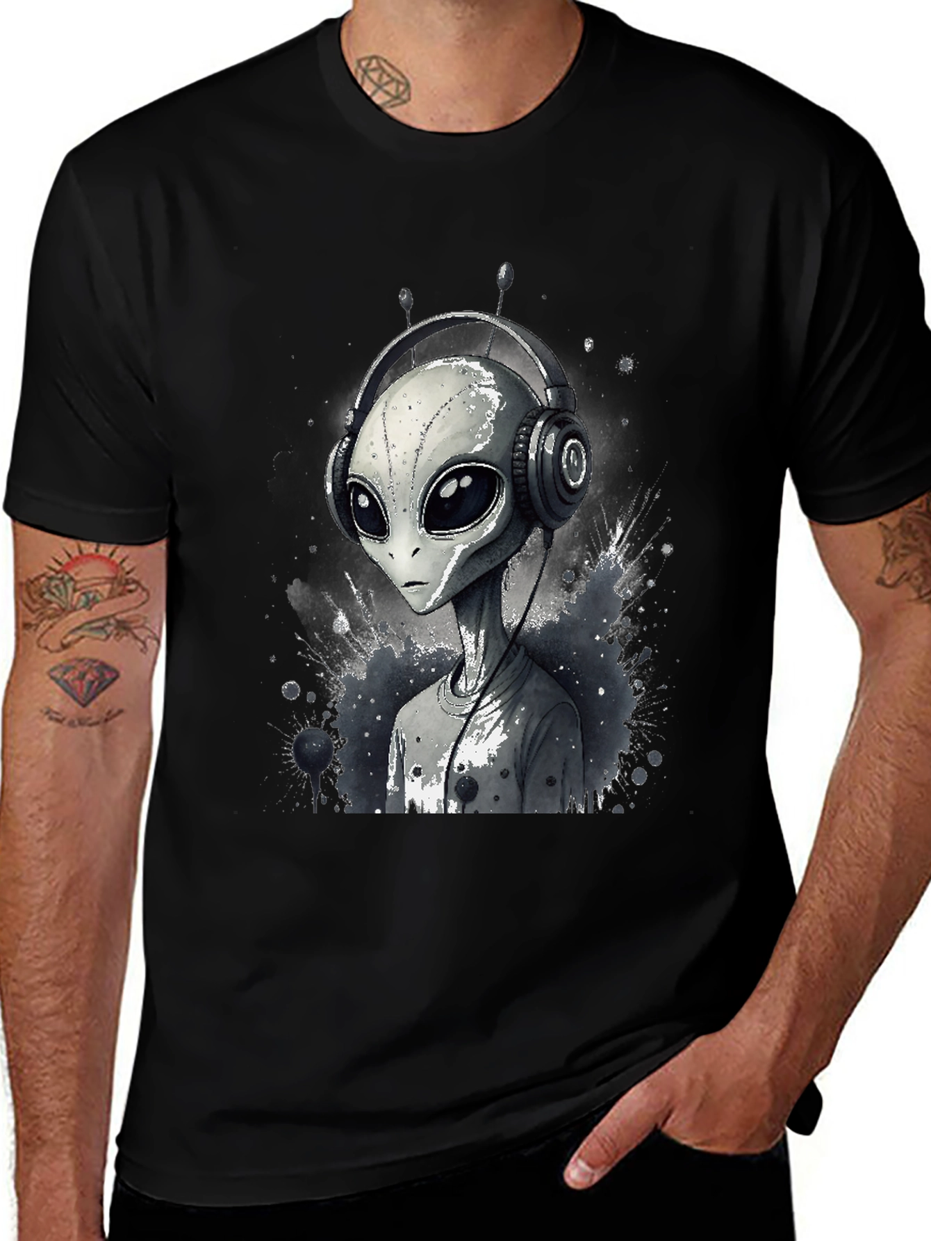 Variant 24 of Alien Headphone T-Shirt