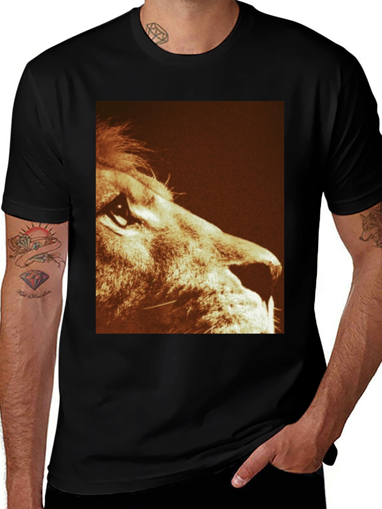 Variant 22 of Lion Print Graphic Tee - Black
