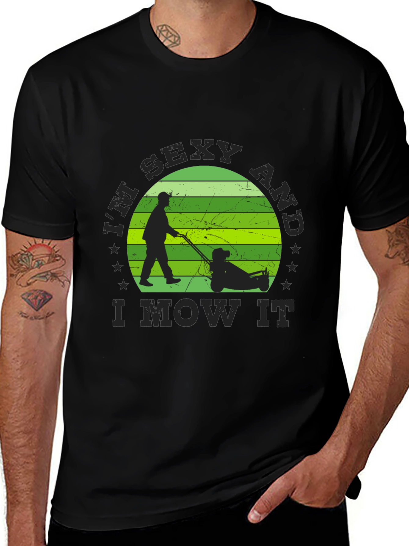 Variant 11 of Sexy & I Mow It T-Shirt - Funny Lawn Mowing Tee