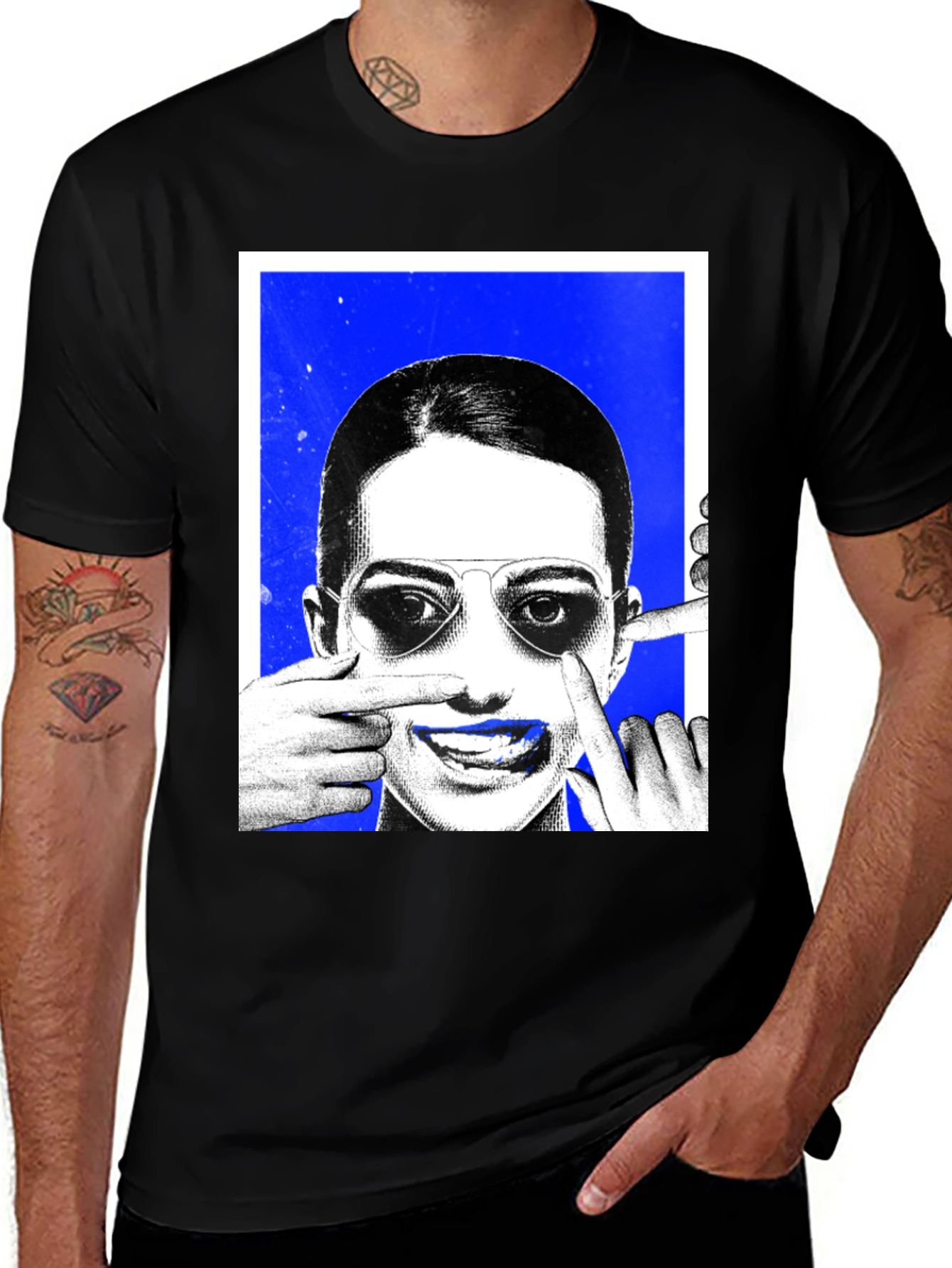 Variant 6 of Edgy Graphic Print Black T-Shirt