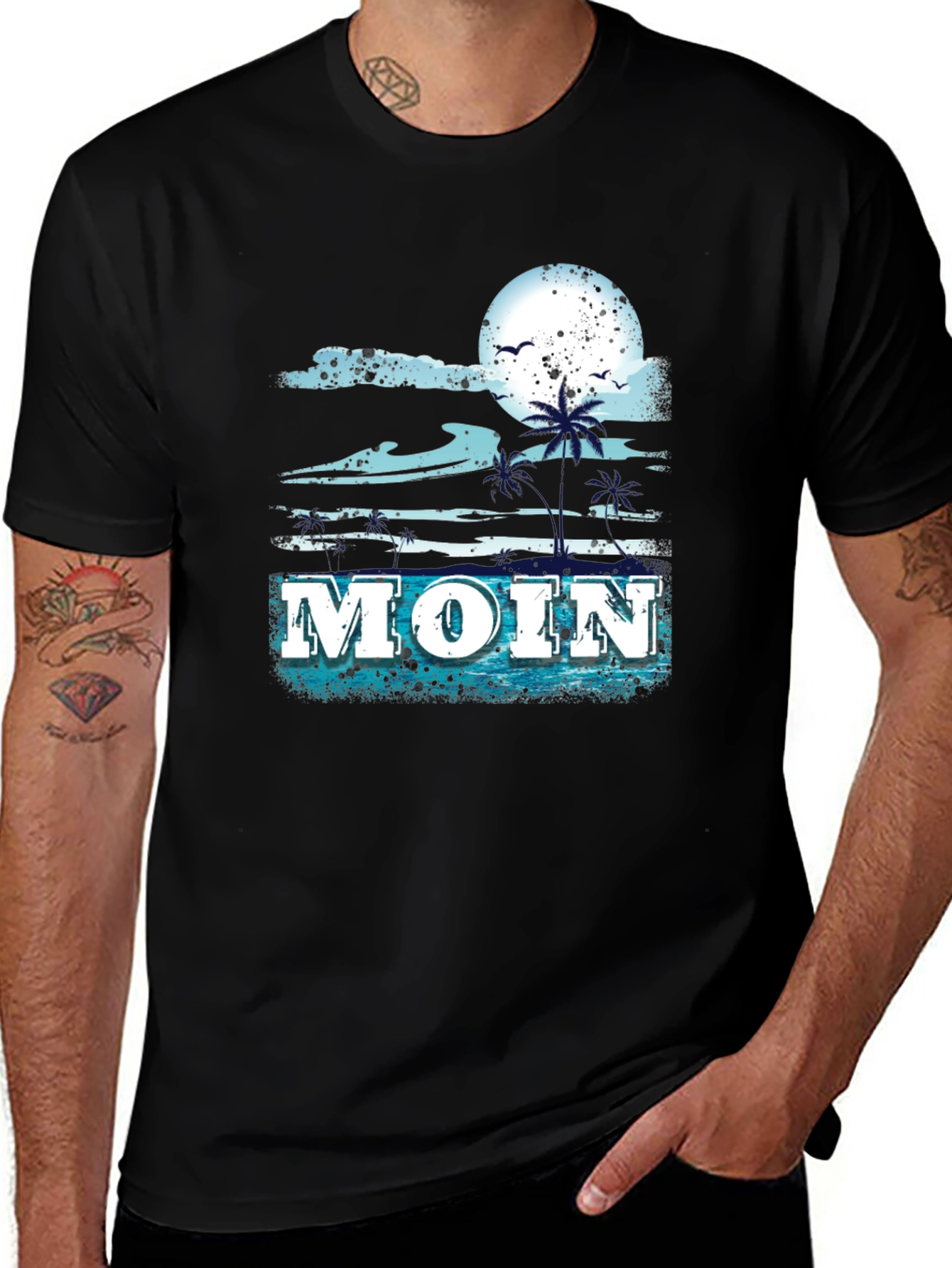 Moin Graphic Tee - Beach Theme