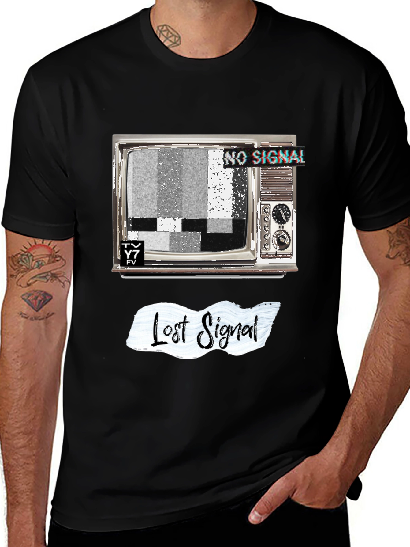 Variant 2 of Retro 'No Signal' Graphic T-Shirt