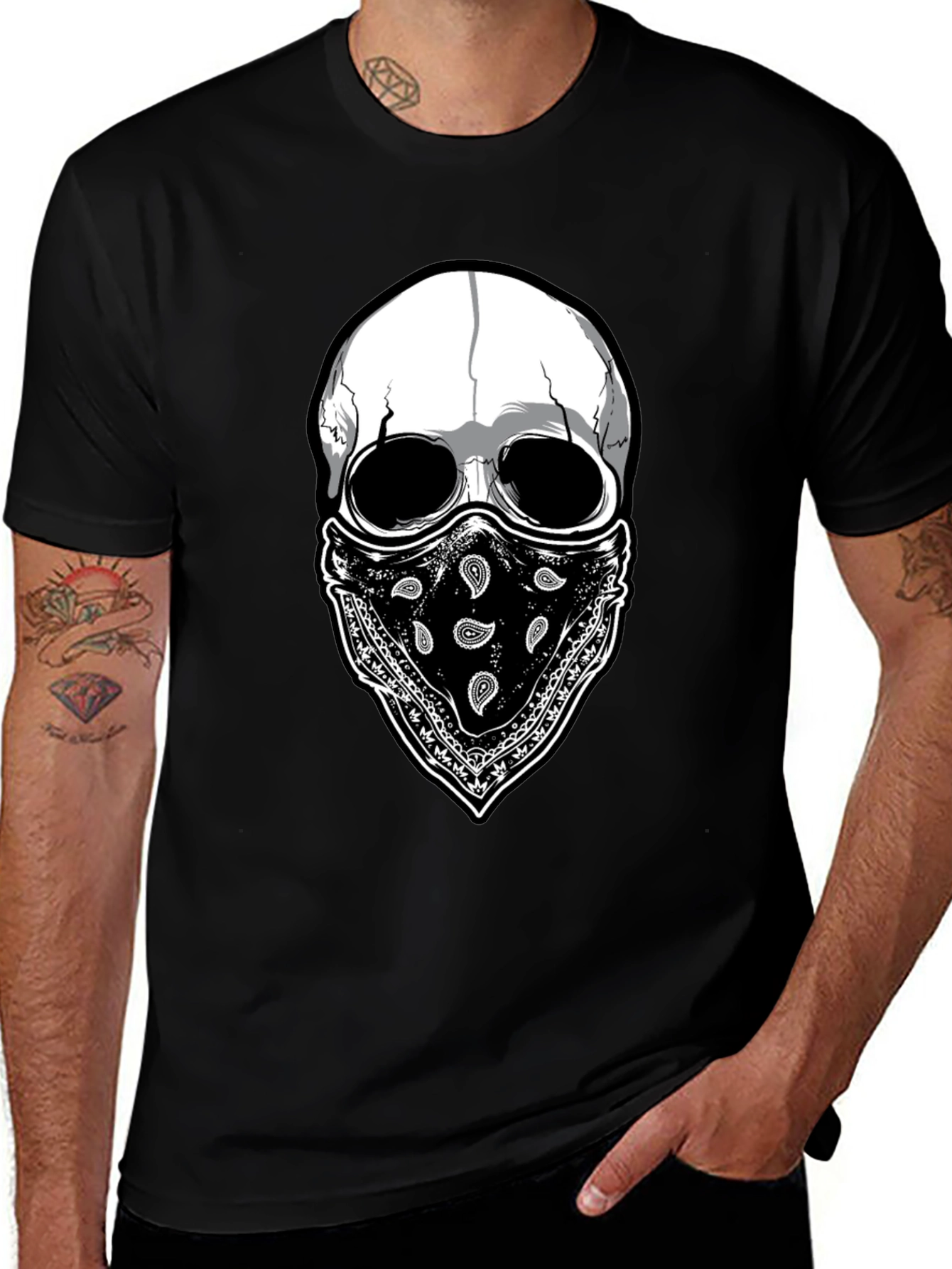 Variant 8 of Skull Bandana Graphic T-Shirt - Black