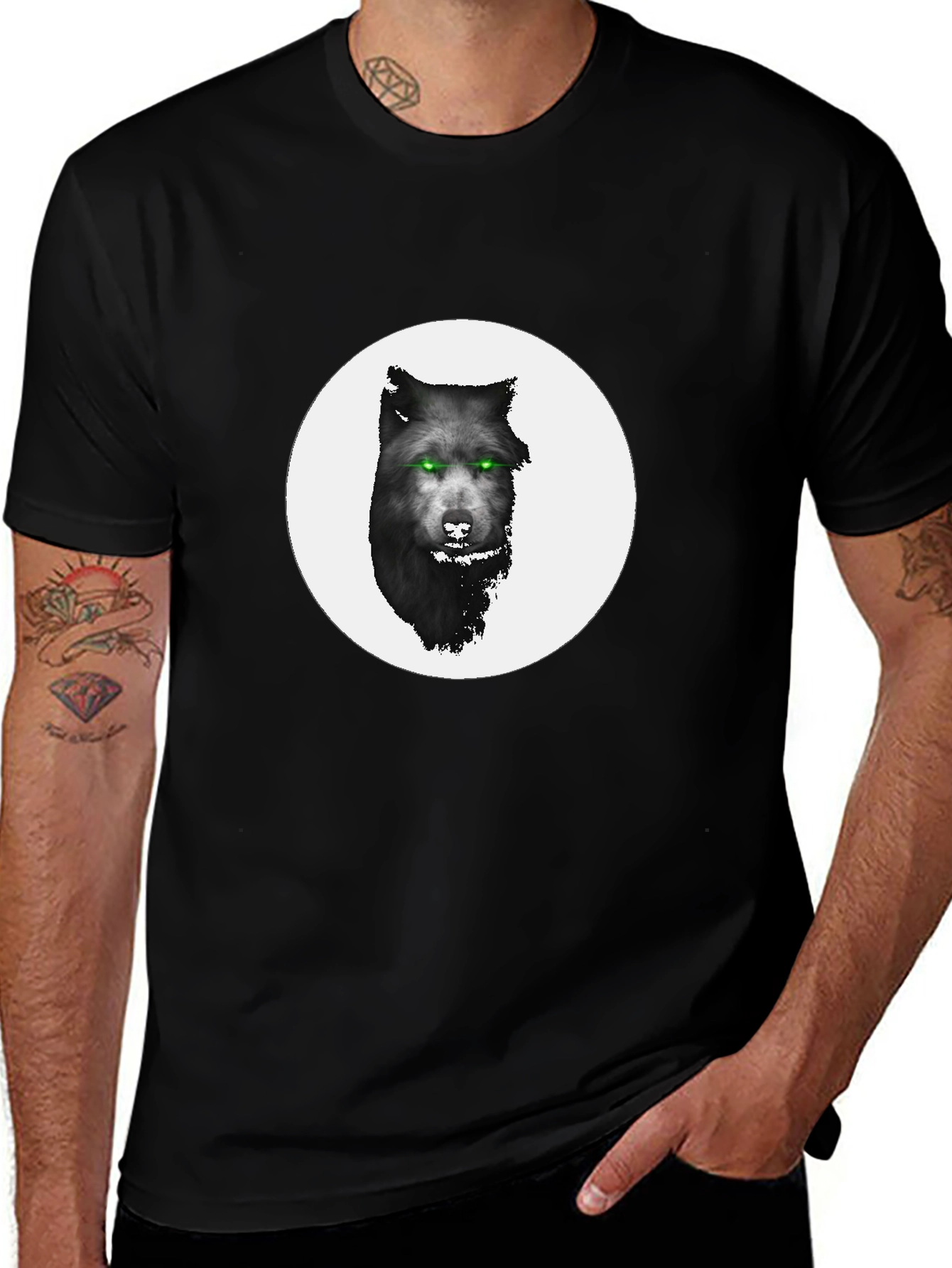 Variant 27 of Wolf Graphic Black T-Shirt