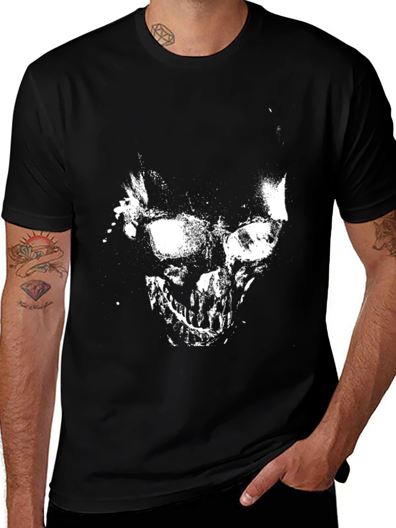 Variant 28 of Skull Graphic Print Black T-Shirt