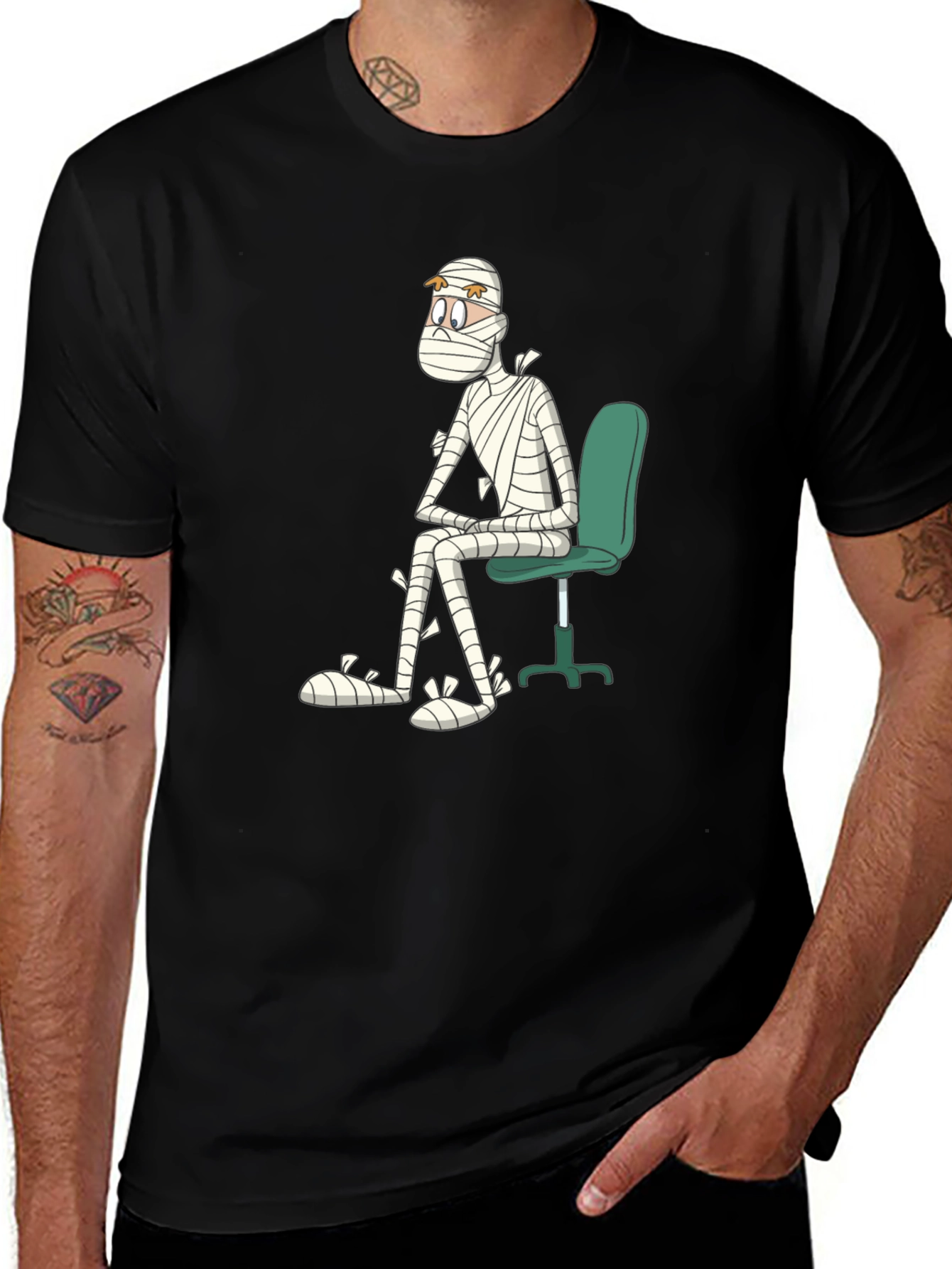 Variant 24 of Mummy Cartoon Graphic Black T-Shirt