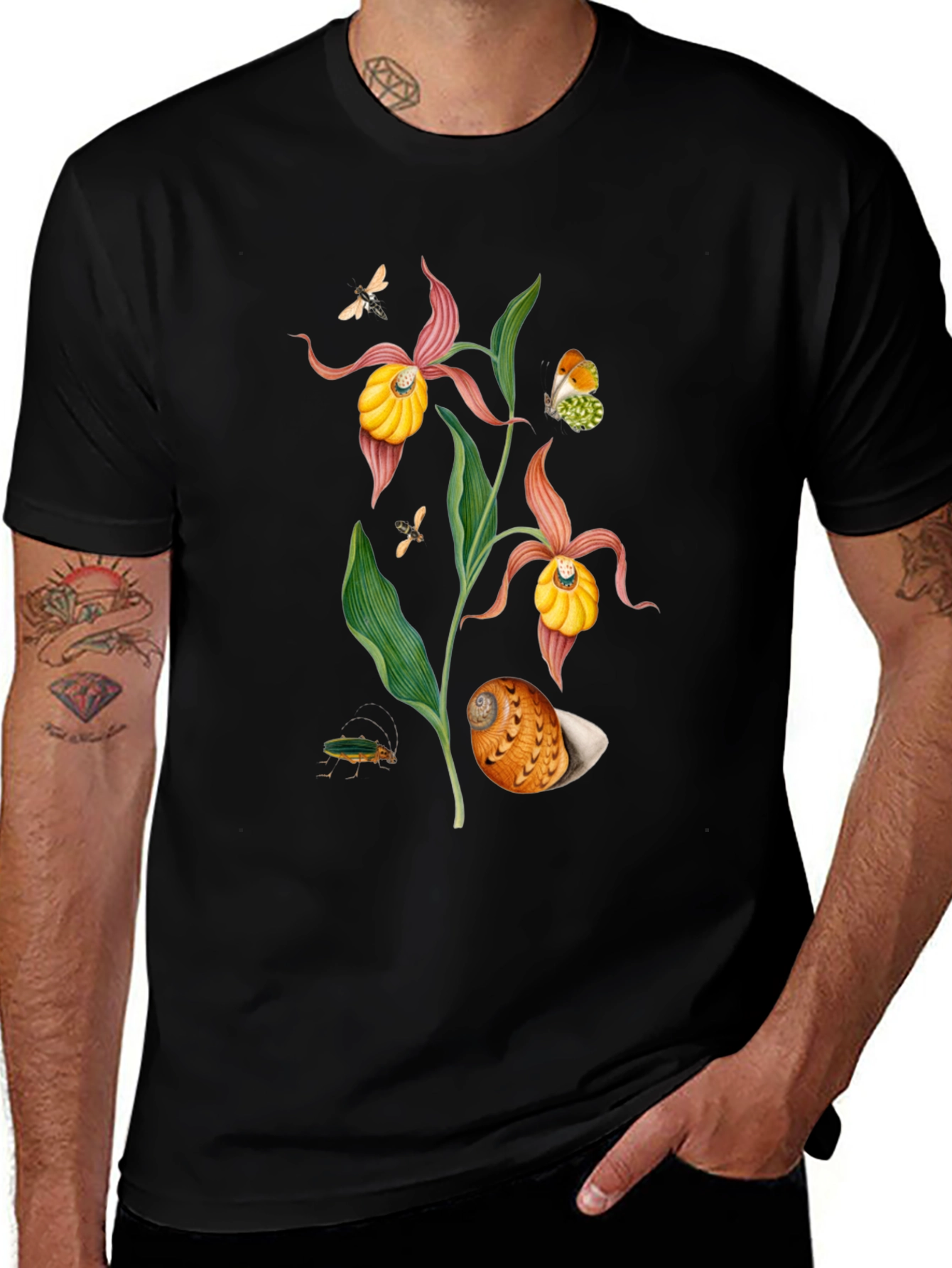 Variant 2 of Botanical Print T-Shirt - Black