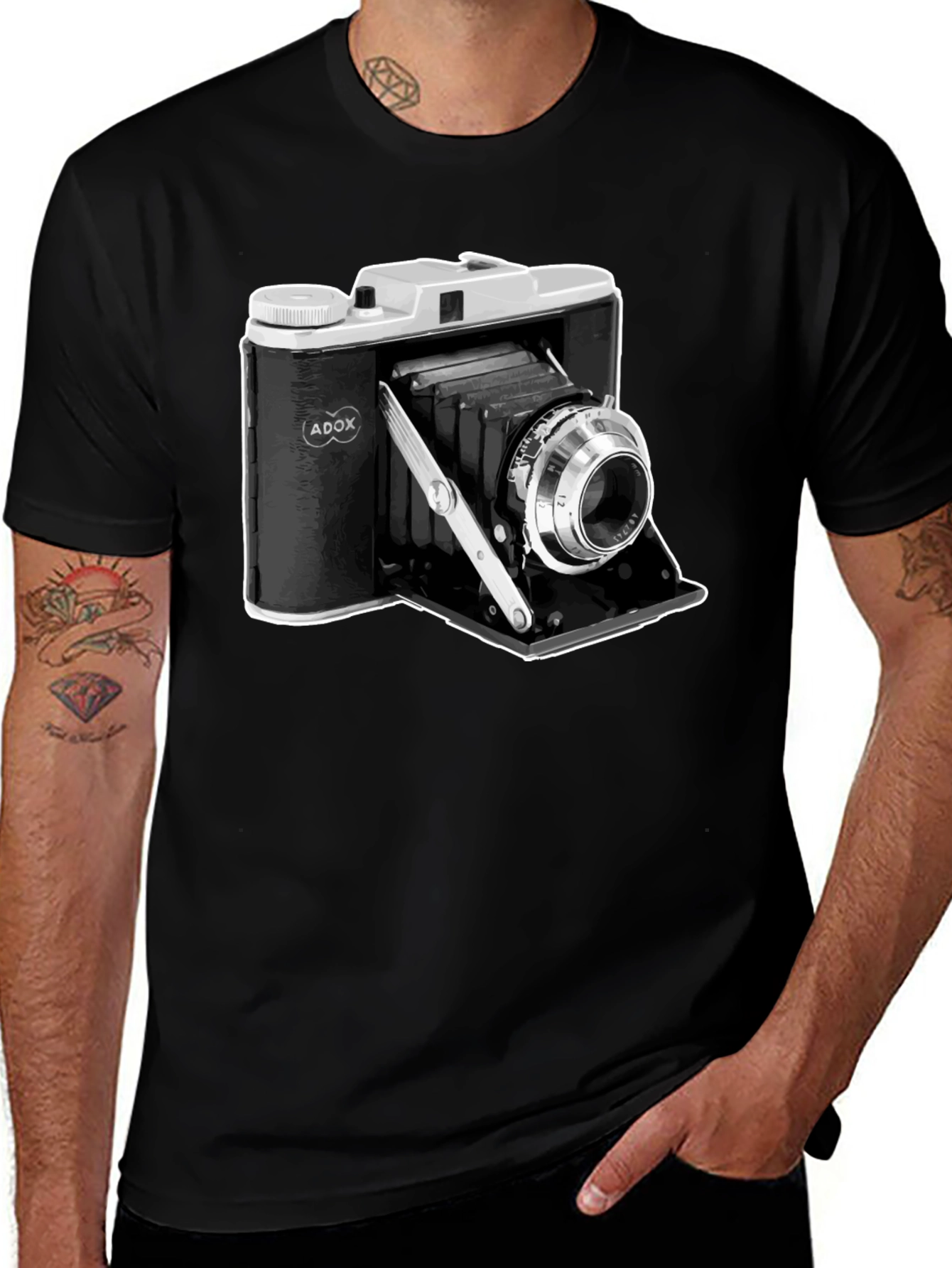 Variant 9 of Vintage Camera Graphic T-Shirt - Black