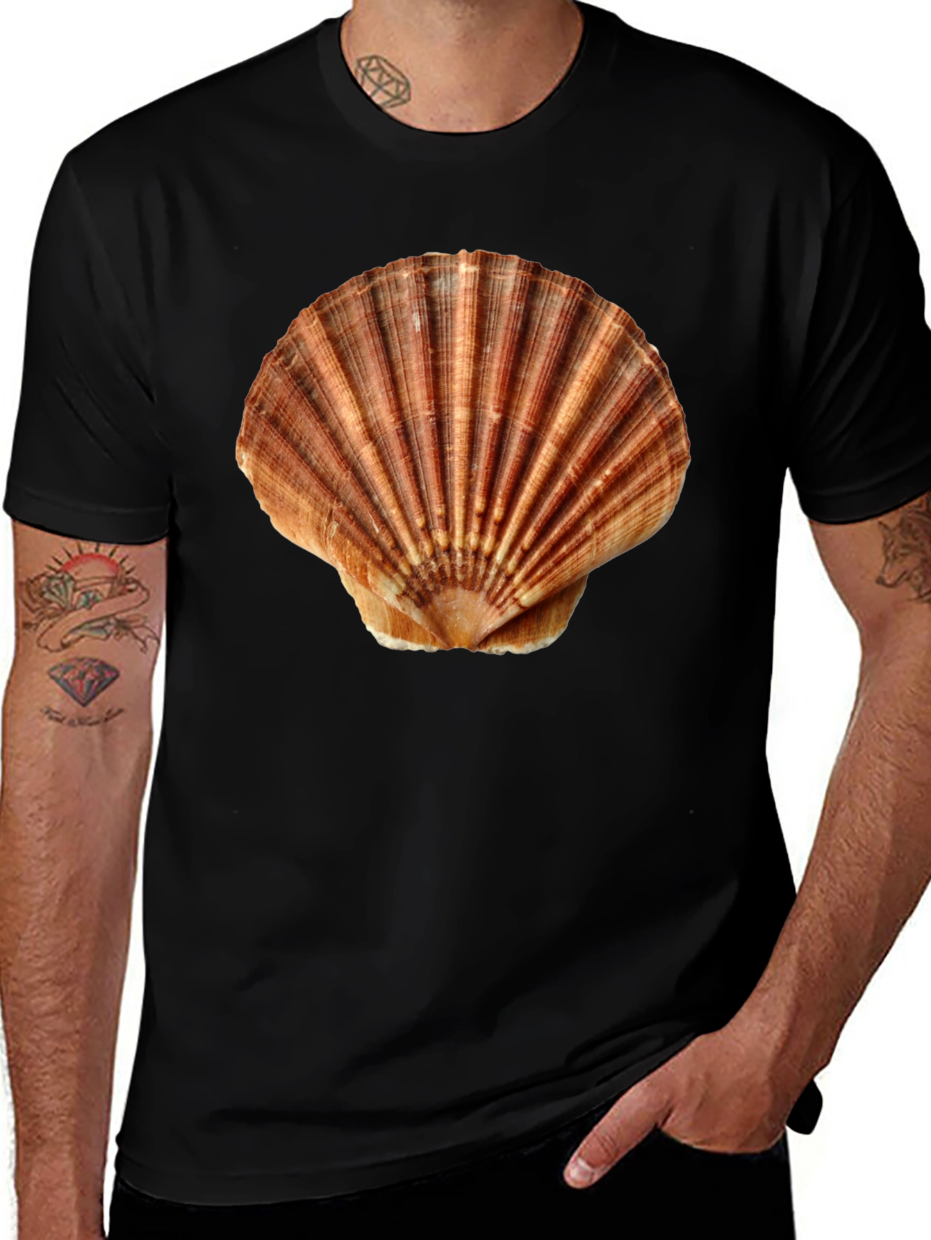 Scallop Shell Graphic Tee - Black Cotton T-Shirt