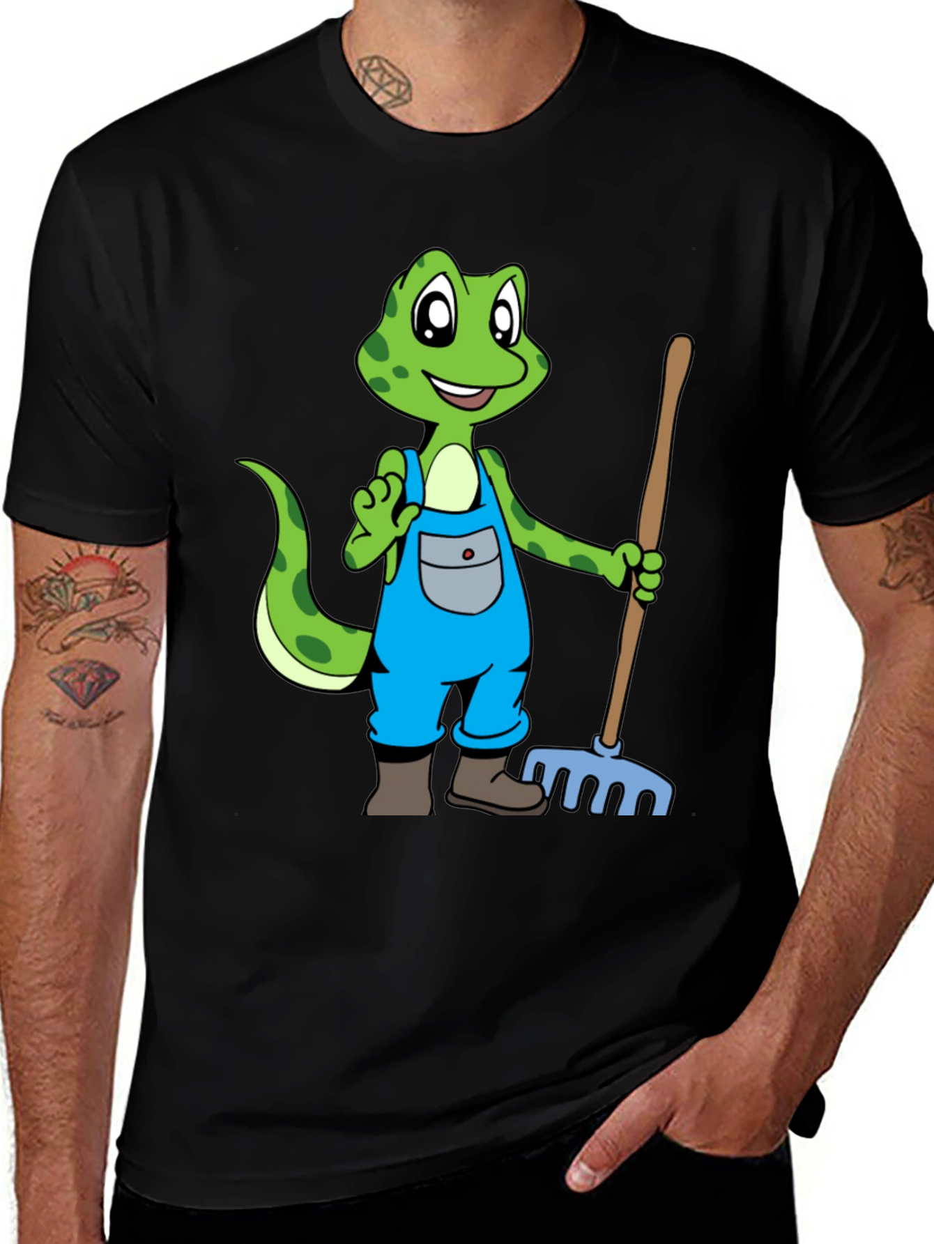 Variant 18 of Funny Cartoon Frog Gardener T-Shirt