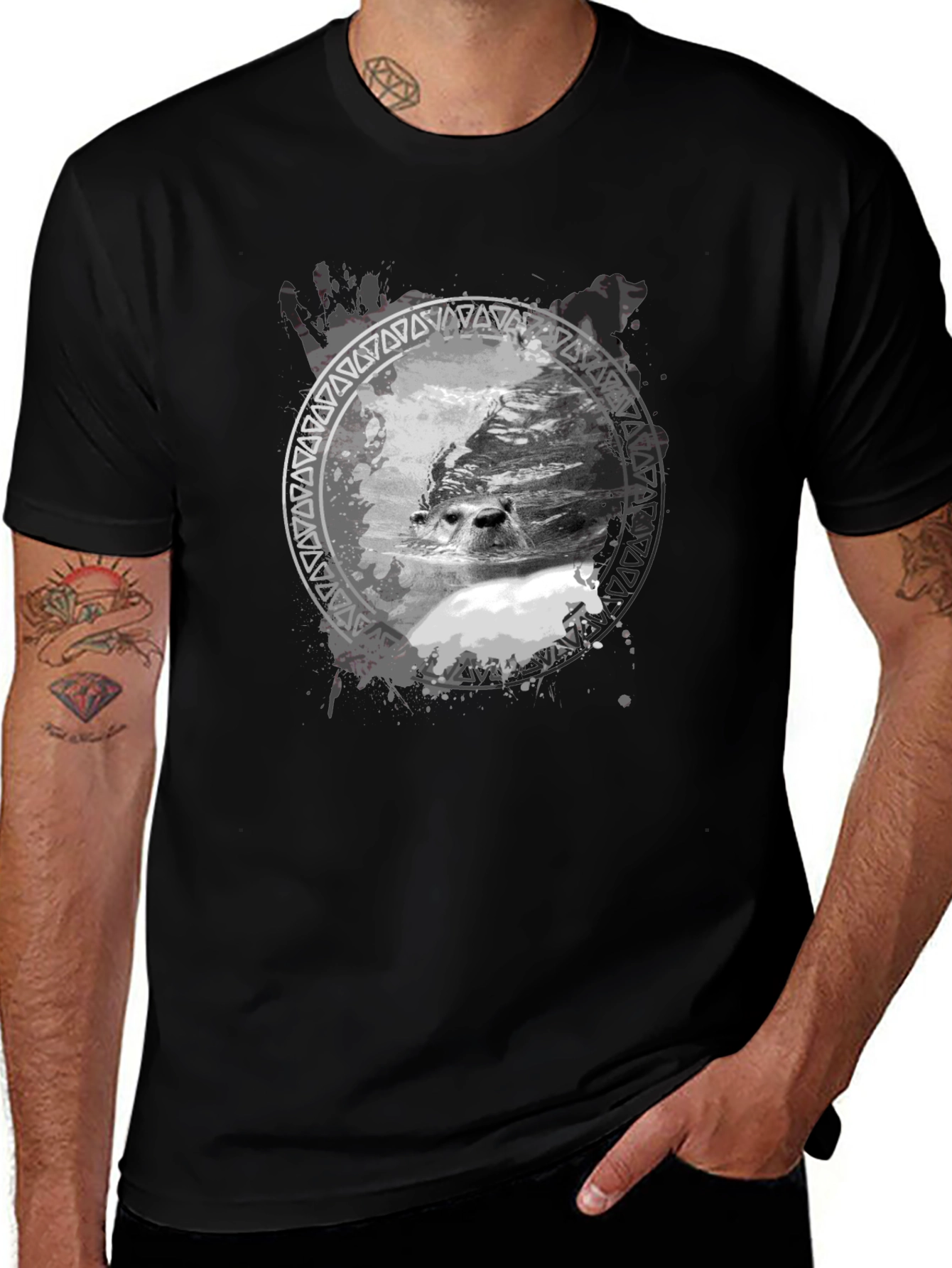 Variant 29 of Seal Graphic Print Black T-Shirt
