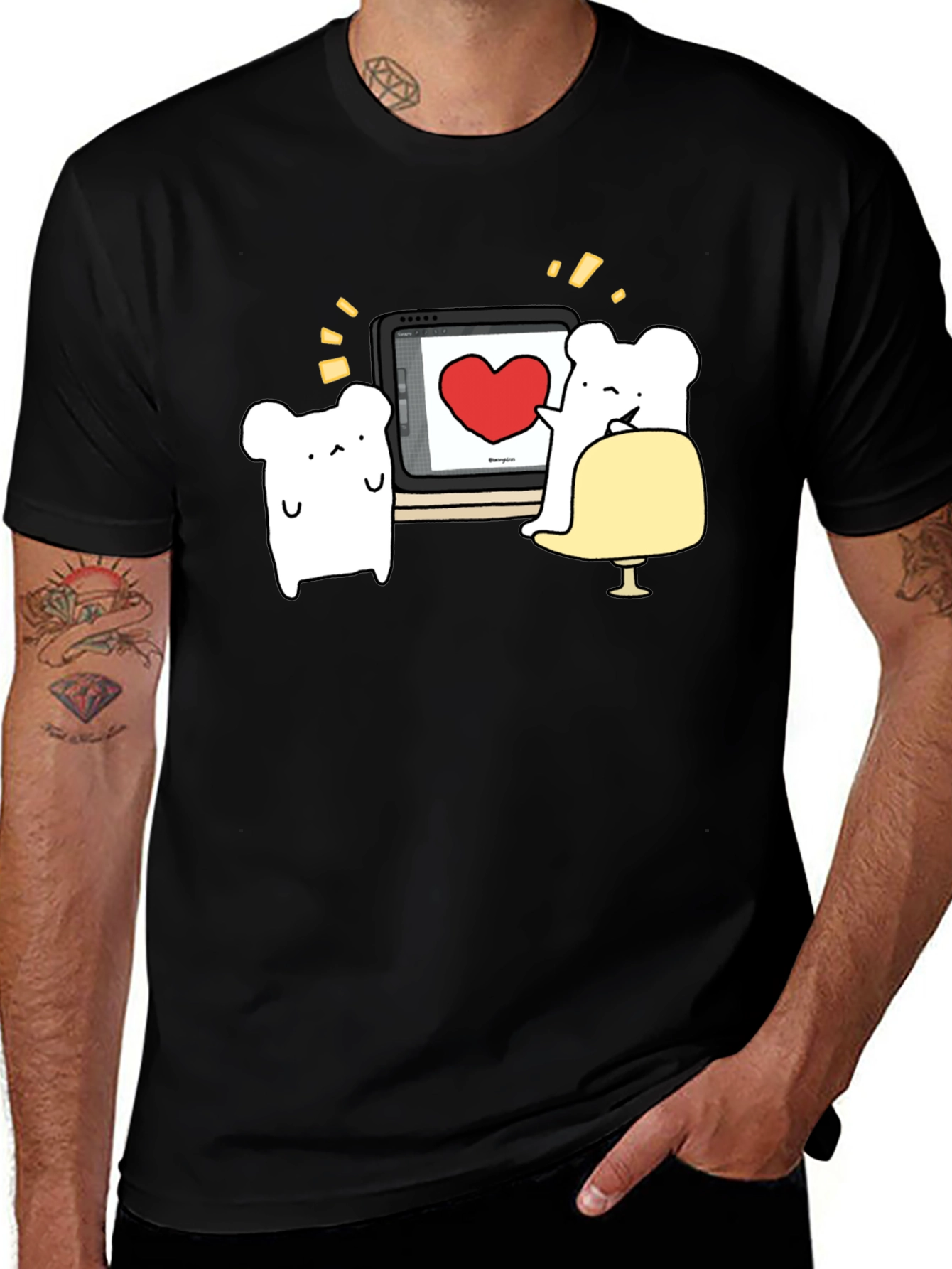 Variant 7 of Cute Cartoon Heart Graphic Black T-Shirt