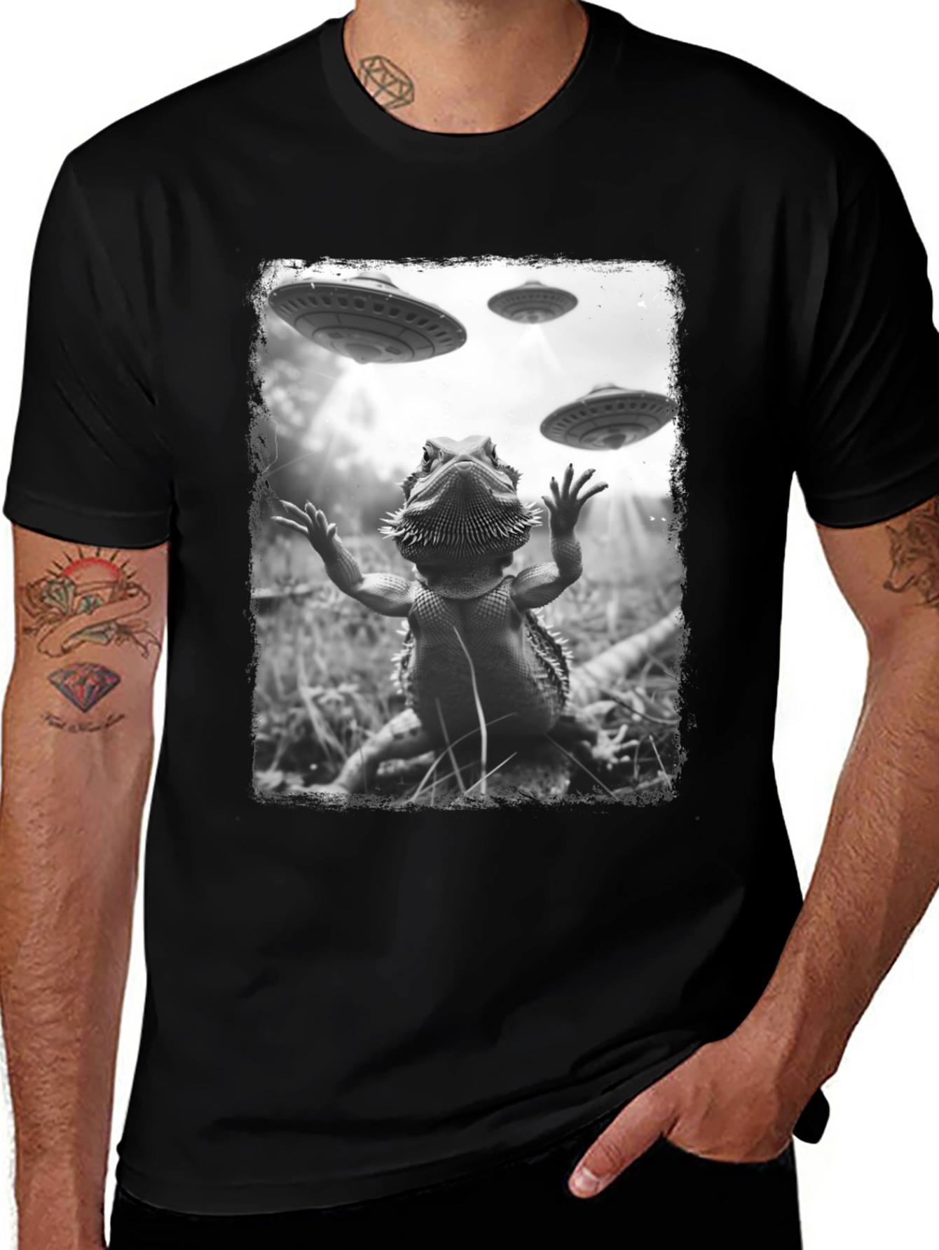 Variant 8 of Bearded Dragon Alien Abduction T-Shirt