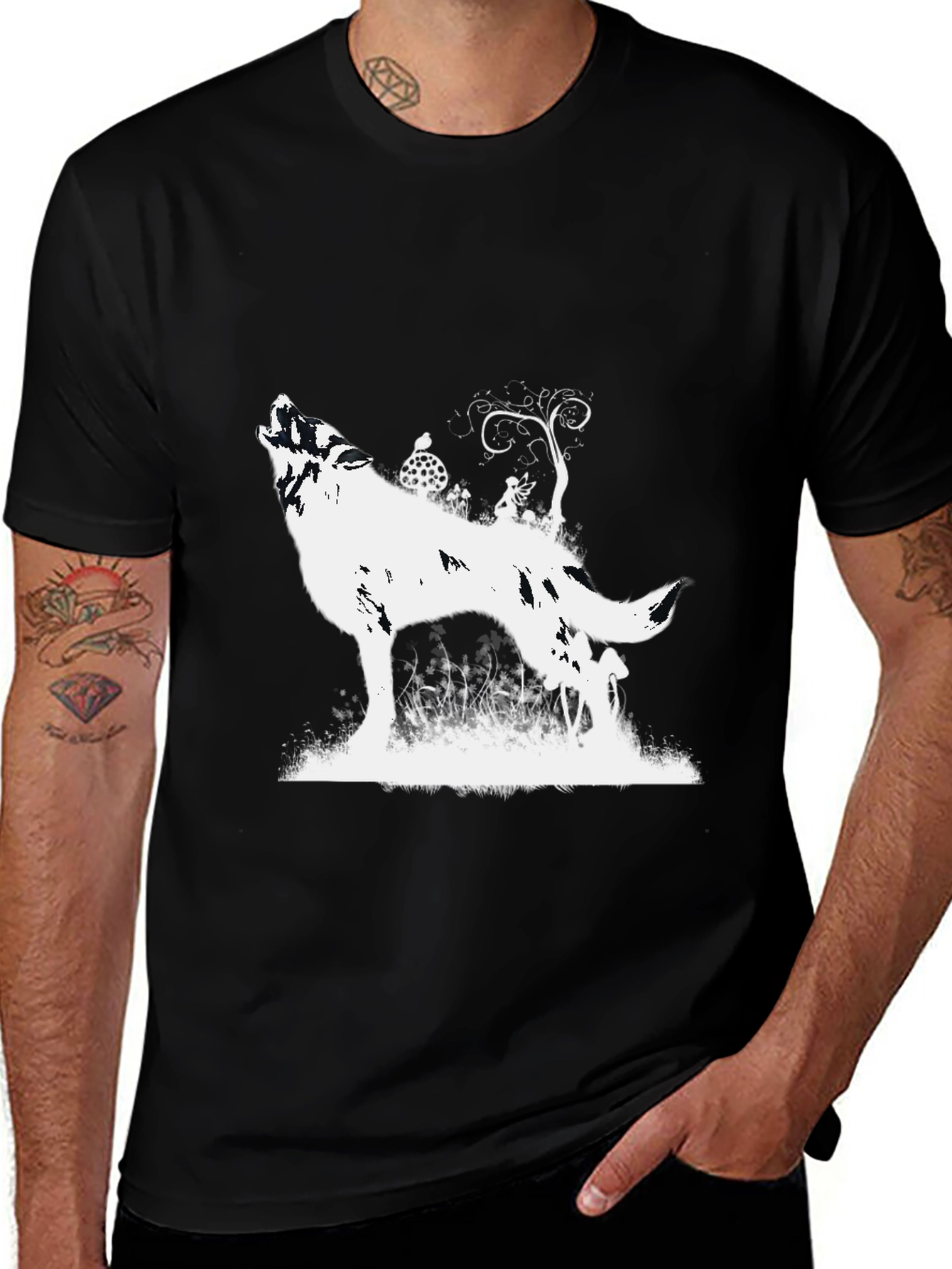 Variant 24 of Wolf Silhouette Graphic T-Shirt - Black