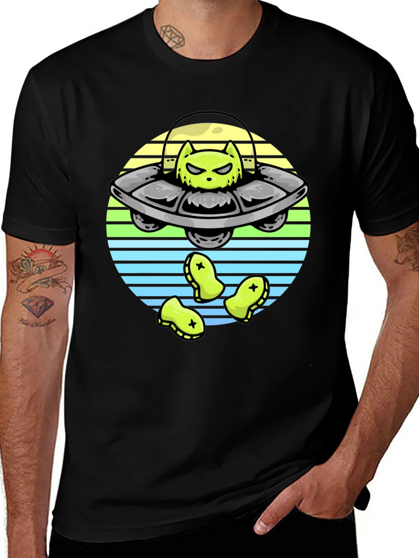 Variant 28 of Alien Cat UFO Abduction Graphic T-Shirt