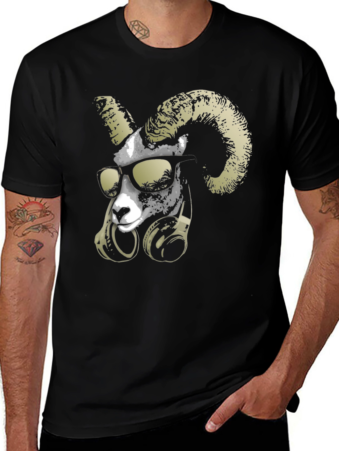 Variant 20 of Cool Ram Graphic T-Shirt