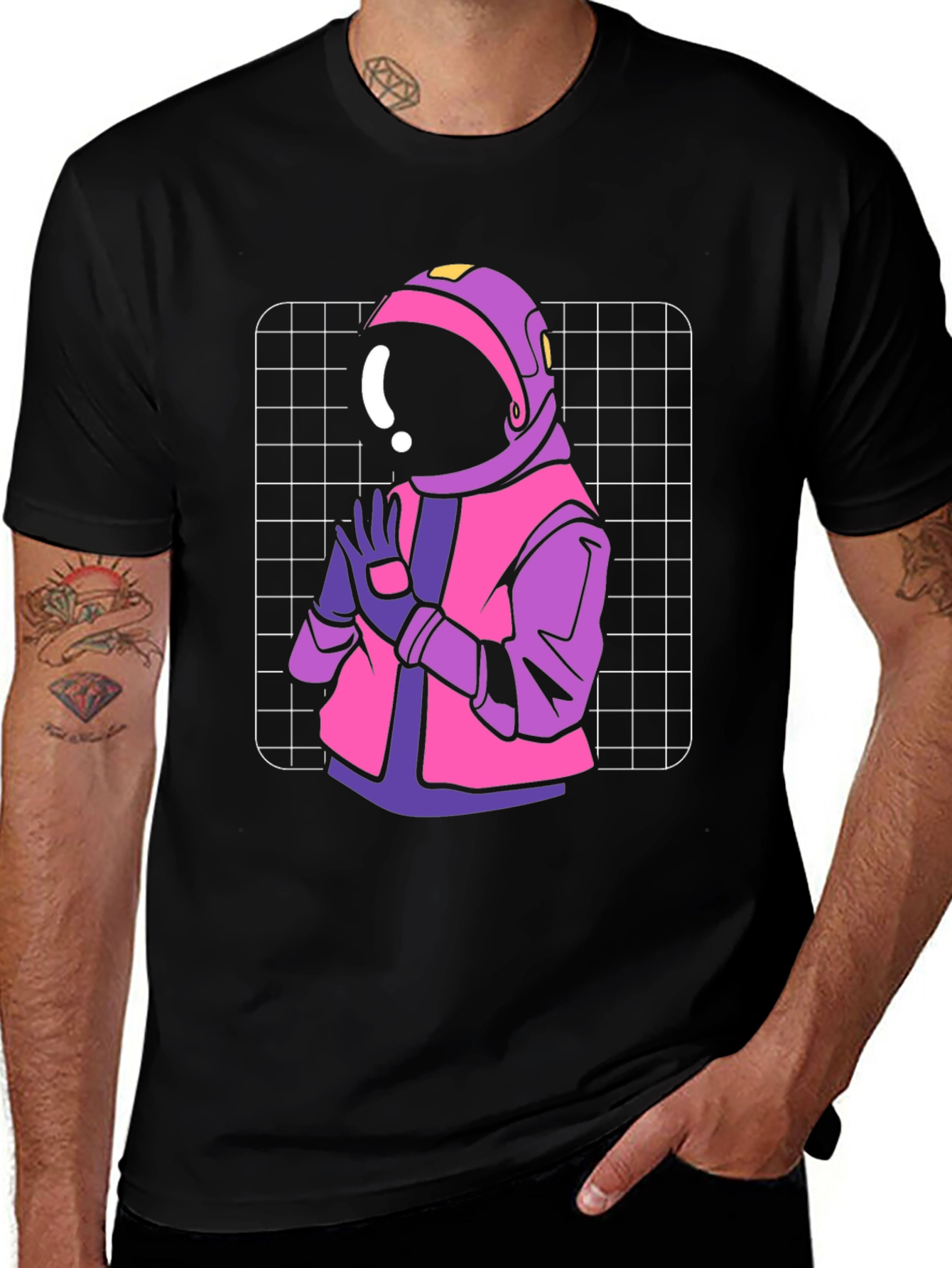 Variant 17 of Retro Astronaut Graphic T-Shirt